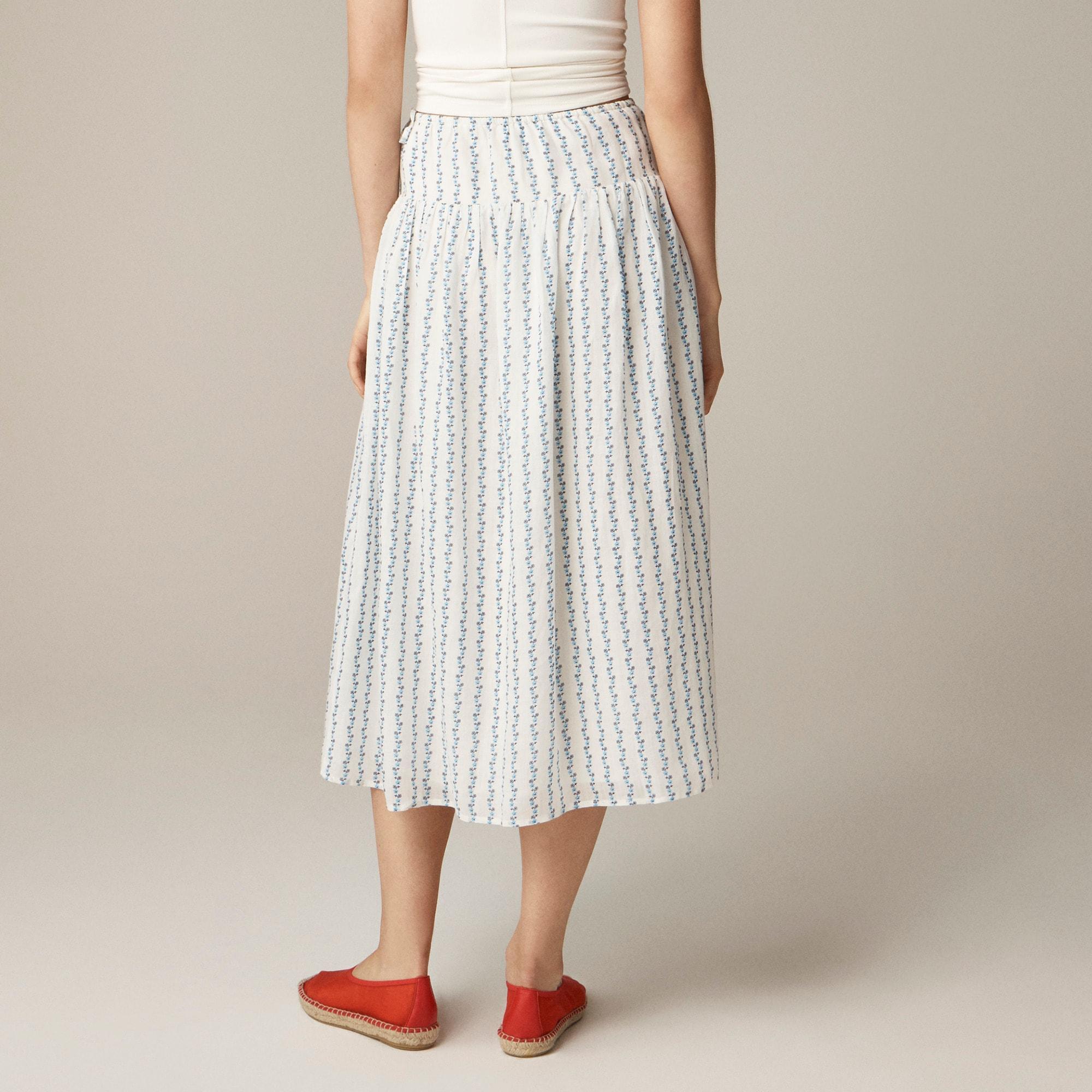 Side-tie skirt in blue daisy-print ramie Product Image