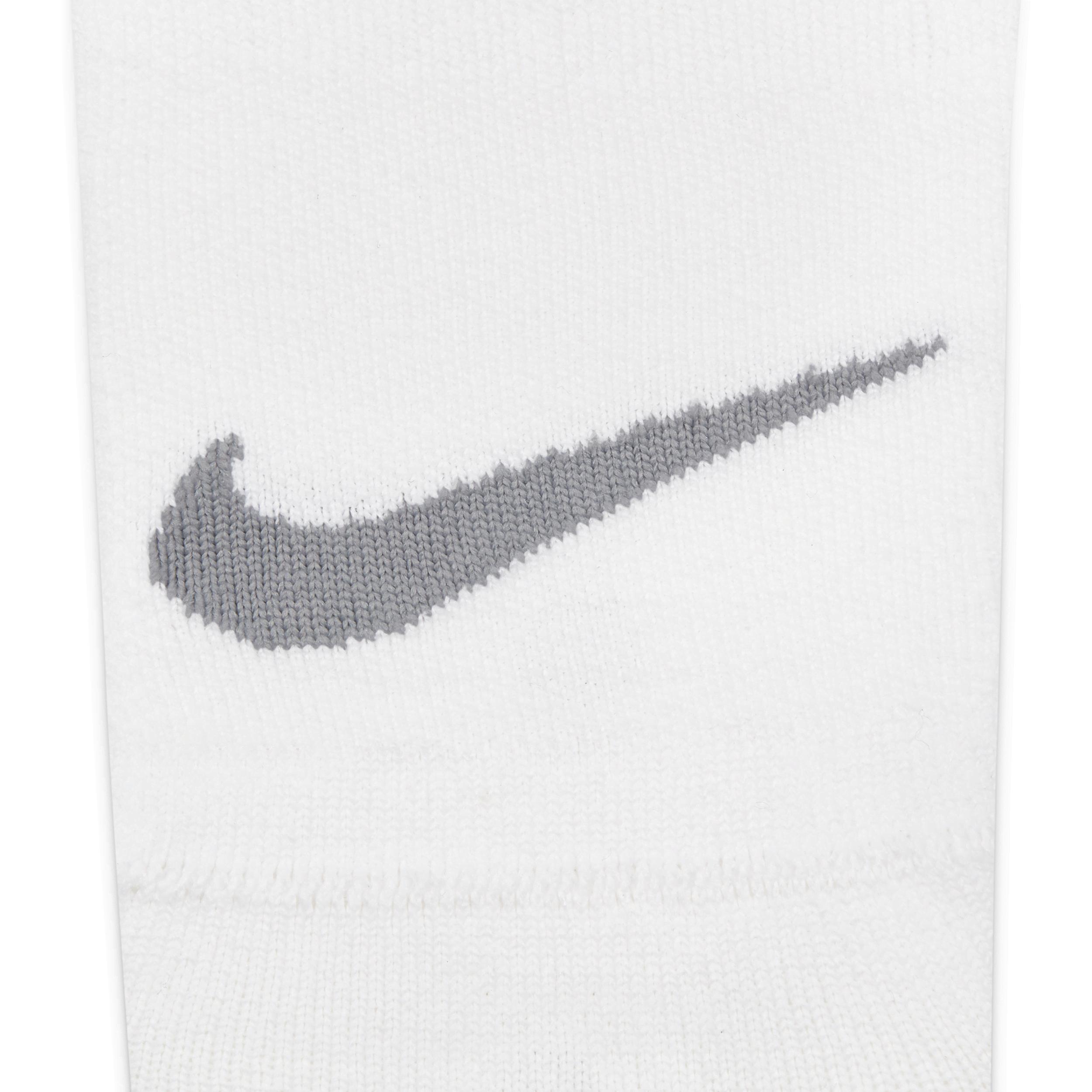 Nike Women's Everyday Plus Lightweight Training Footie Socks (3 Pairs) Product Image