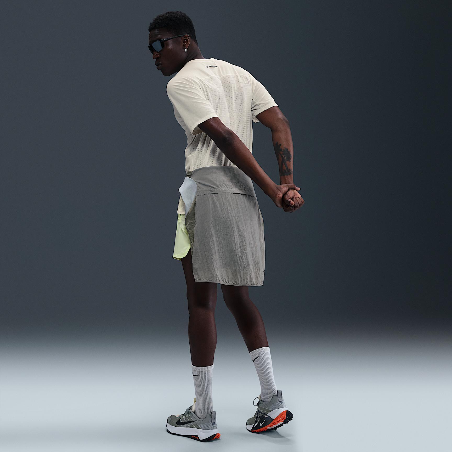Nike Solar Chase Men's Dri-FIT ADV Short-Sleeve Running Top Product Image