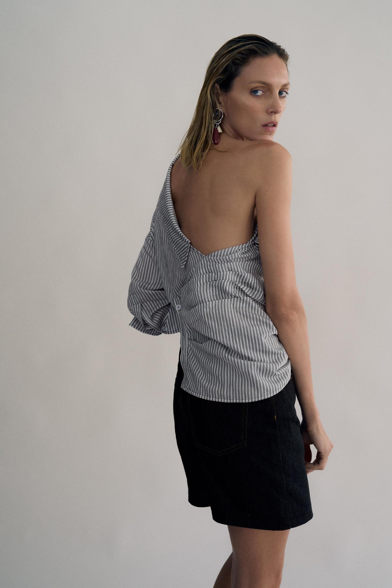 MID WAIST DENIM SHORTS ZW COLLECTION Product Image