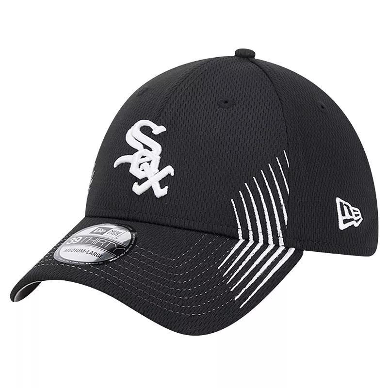 Men's New Era Black Chicago White Sox Active Dash Mark 39THIRTY Flex Hat, Size: Small/Medium Product Image