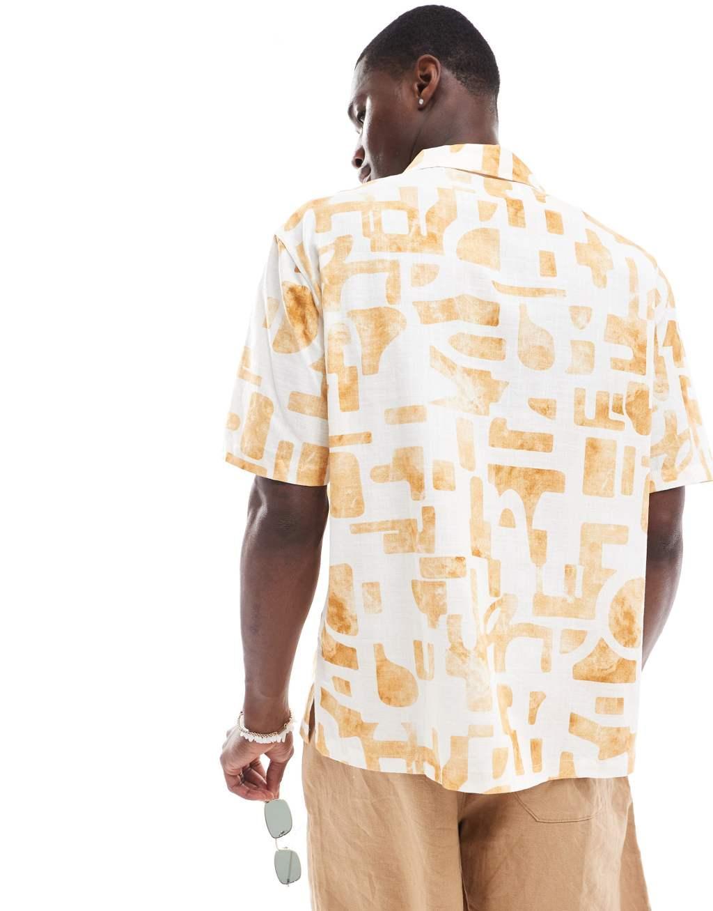 Bershka geometric print shirt in ecru Product Image