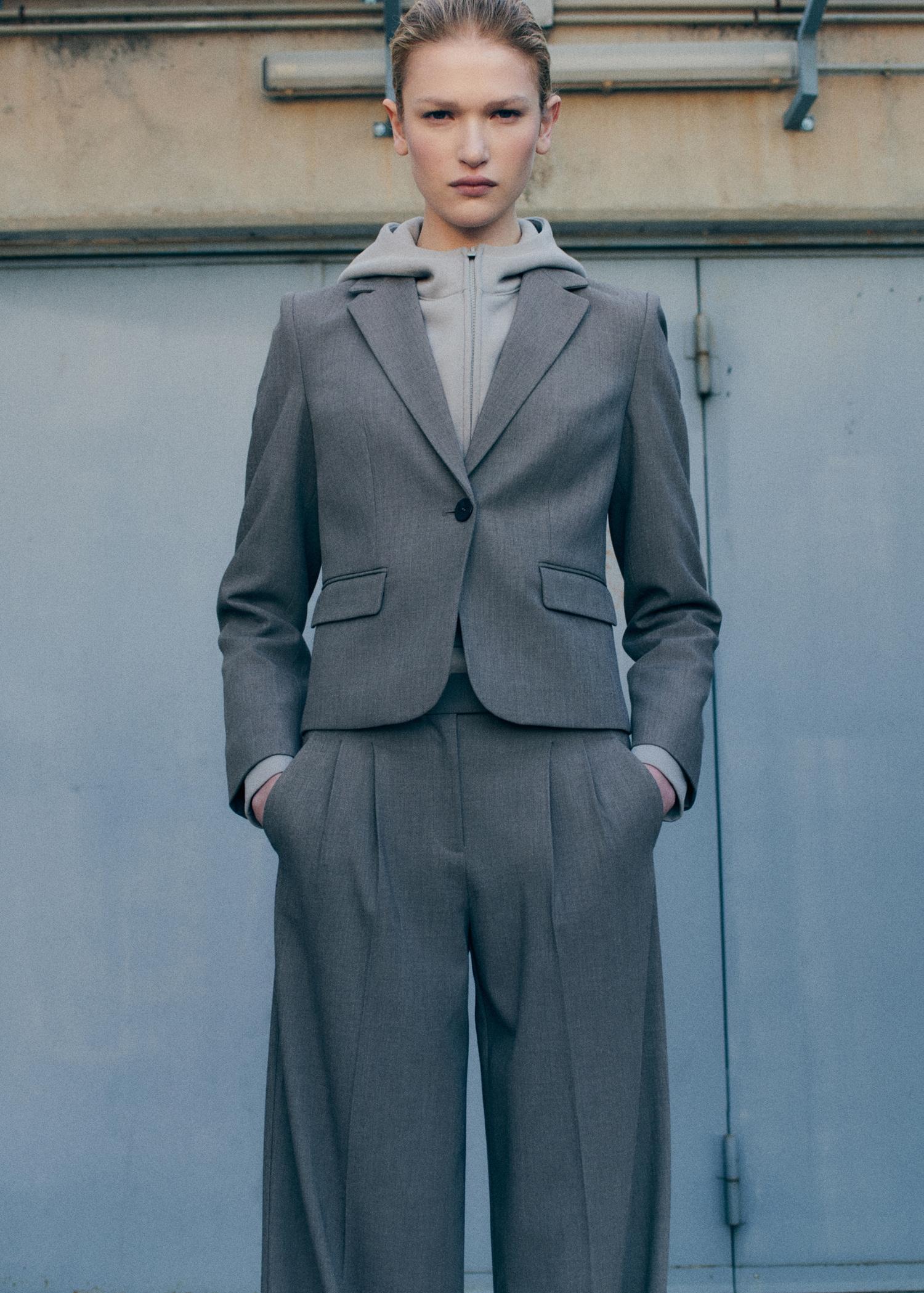 Crop suit blazer - Women | MANGO USA Product Image
