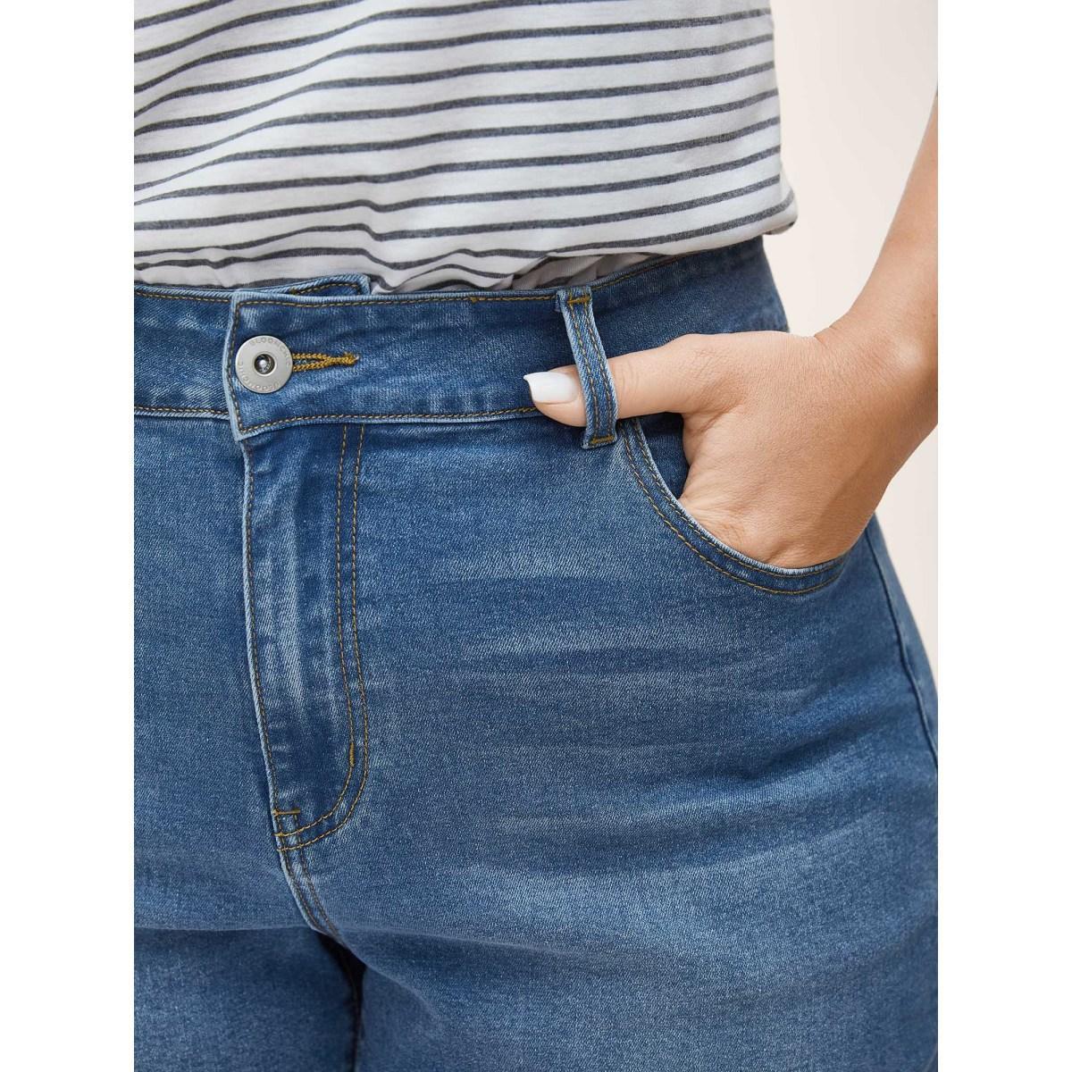 Plus Size Stretchy Roll Hem Denim Shorts Women Denimlightblue Medium stretch Everyday-Casual Slanted pocket Denim Shorts BloomChic 18/2X Product Image