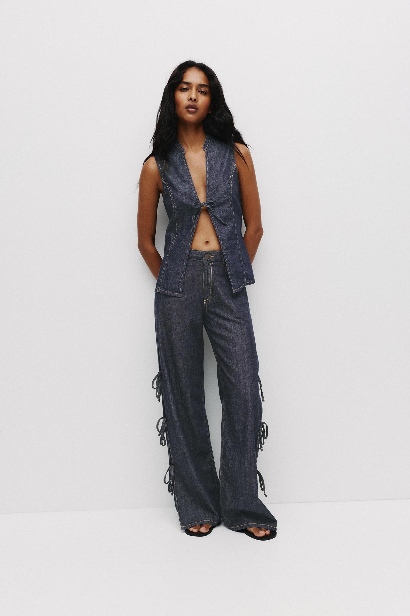 Denim top with bows Product Image