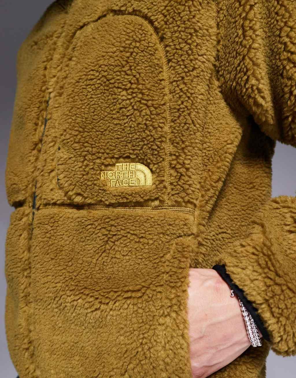The North Face M66 extreme pile fleece zip up jacket in moss green Product Image