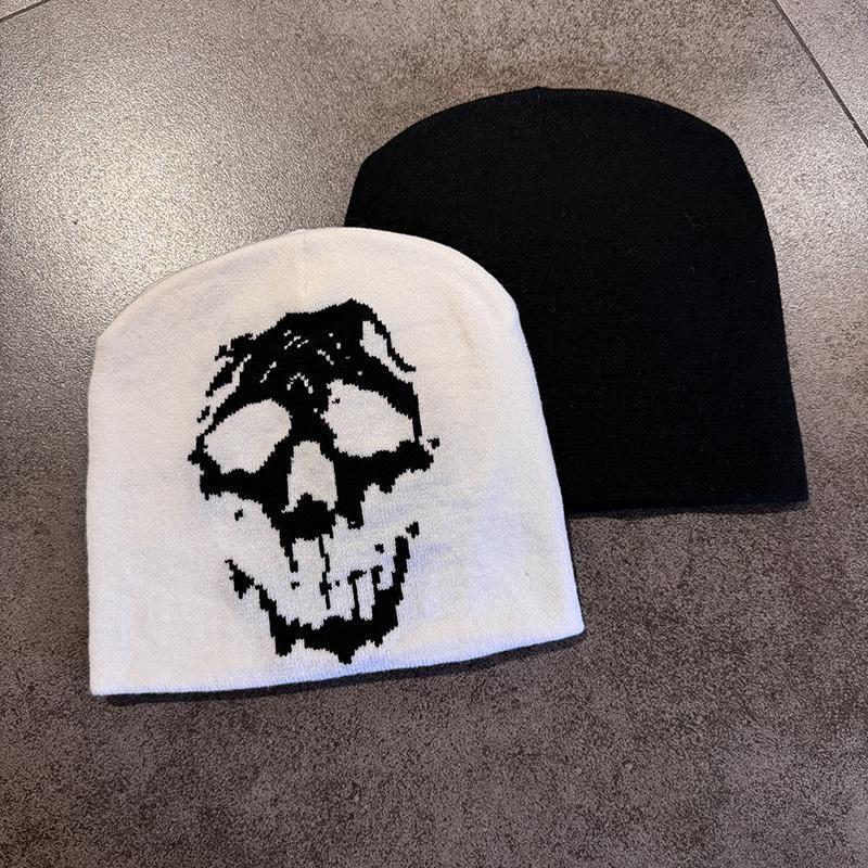 Skull Print Knit Beanie Product Image