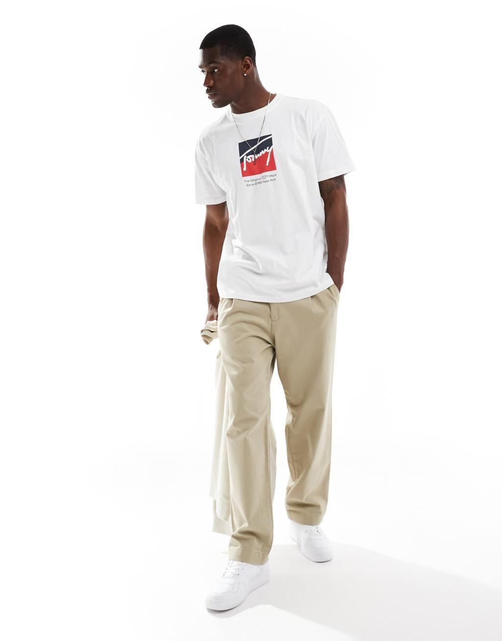 Tommy Jeans dna box logo T-shirt in white Product Image