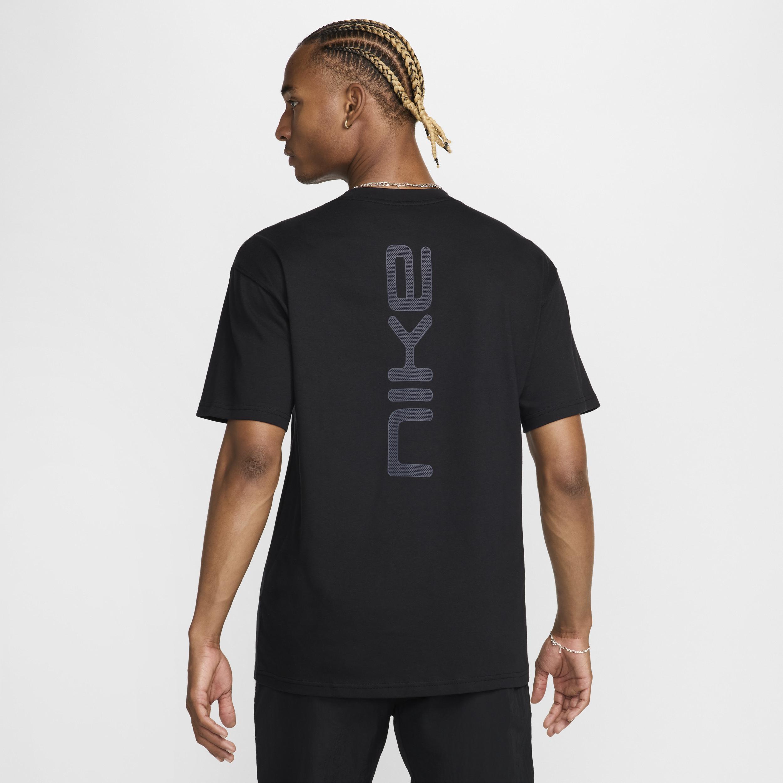 Nike Sportswear Men's Max90 T-Shirt Product Image