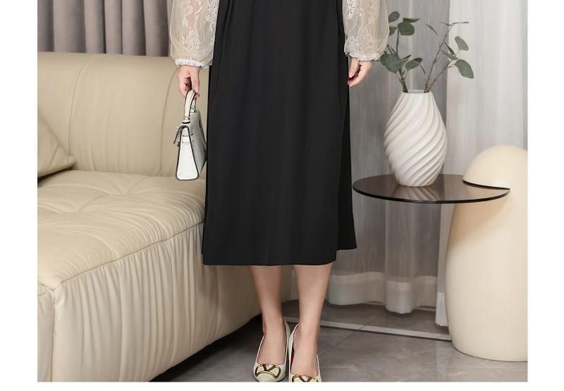 Plus Size Puff-Sleeve V-Neck Two Tone Lace Panel Midi Smock Dress Product Image