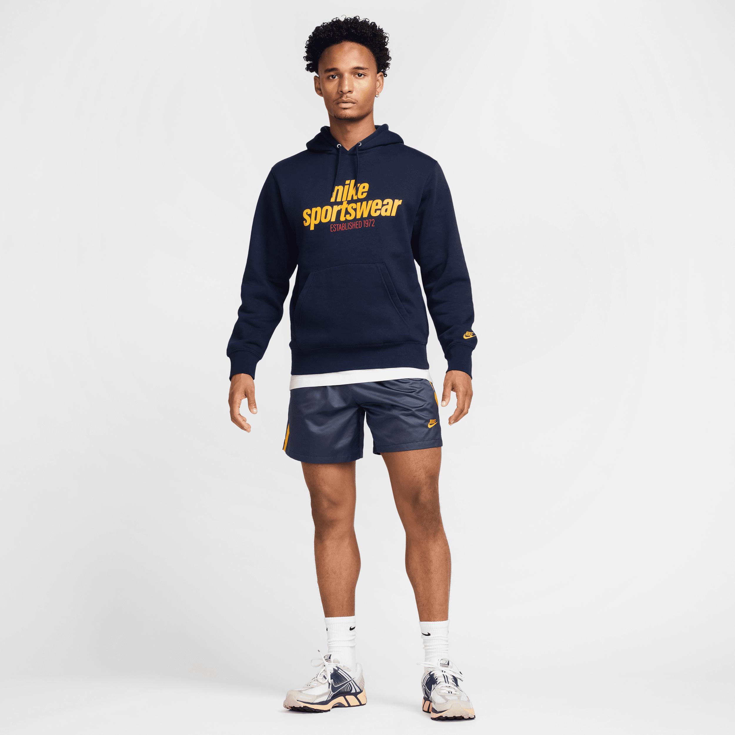 Nike Sportswear Club Men's Flow Football Shorts Product Image