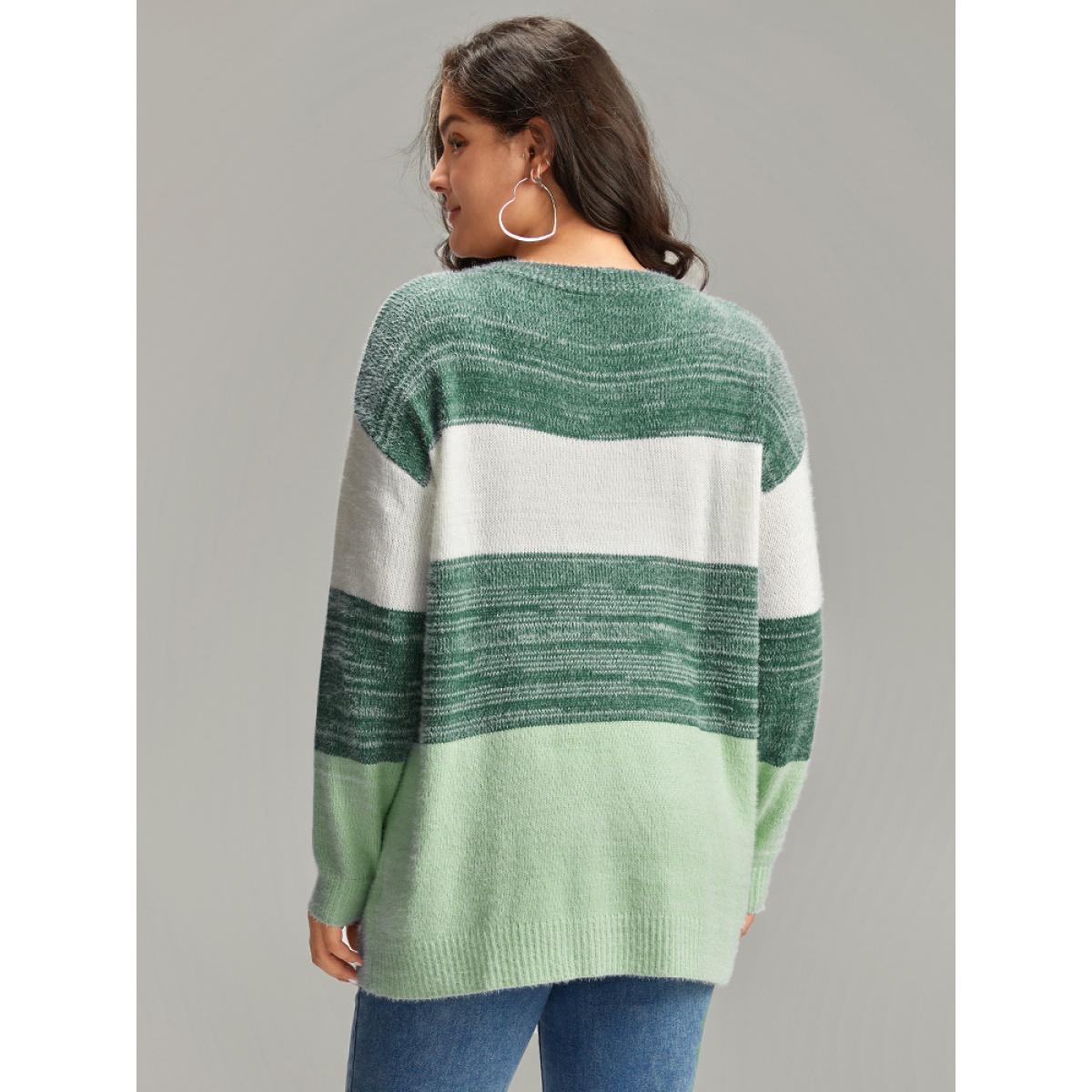 Plus Size Colorblock Contrast V Neck Pullover DarkGreen Women Casual Long Sleeve V-neck Dailywear Pullovers BloomChic 26/4X Product Image