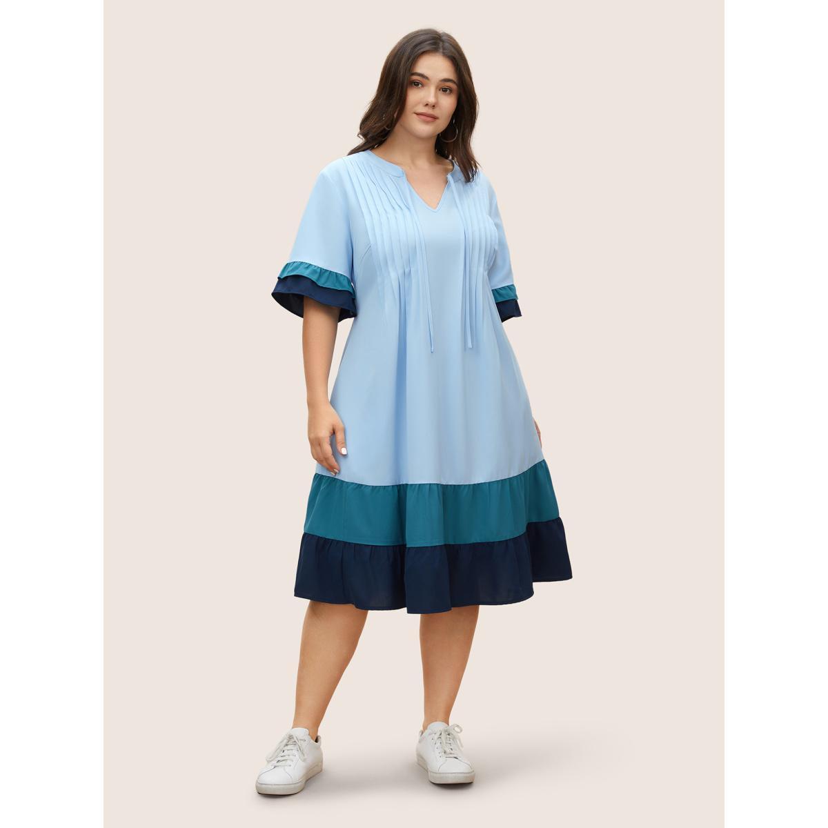 Plus Size Colorblock Contrast Tie Knot Ruffles Dress DarkBlue Women Casual Tucked seam Notched collar Half Sleeve Curvy BloomChic 30/6X Product Image