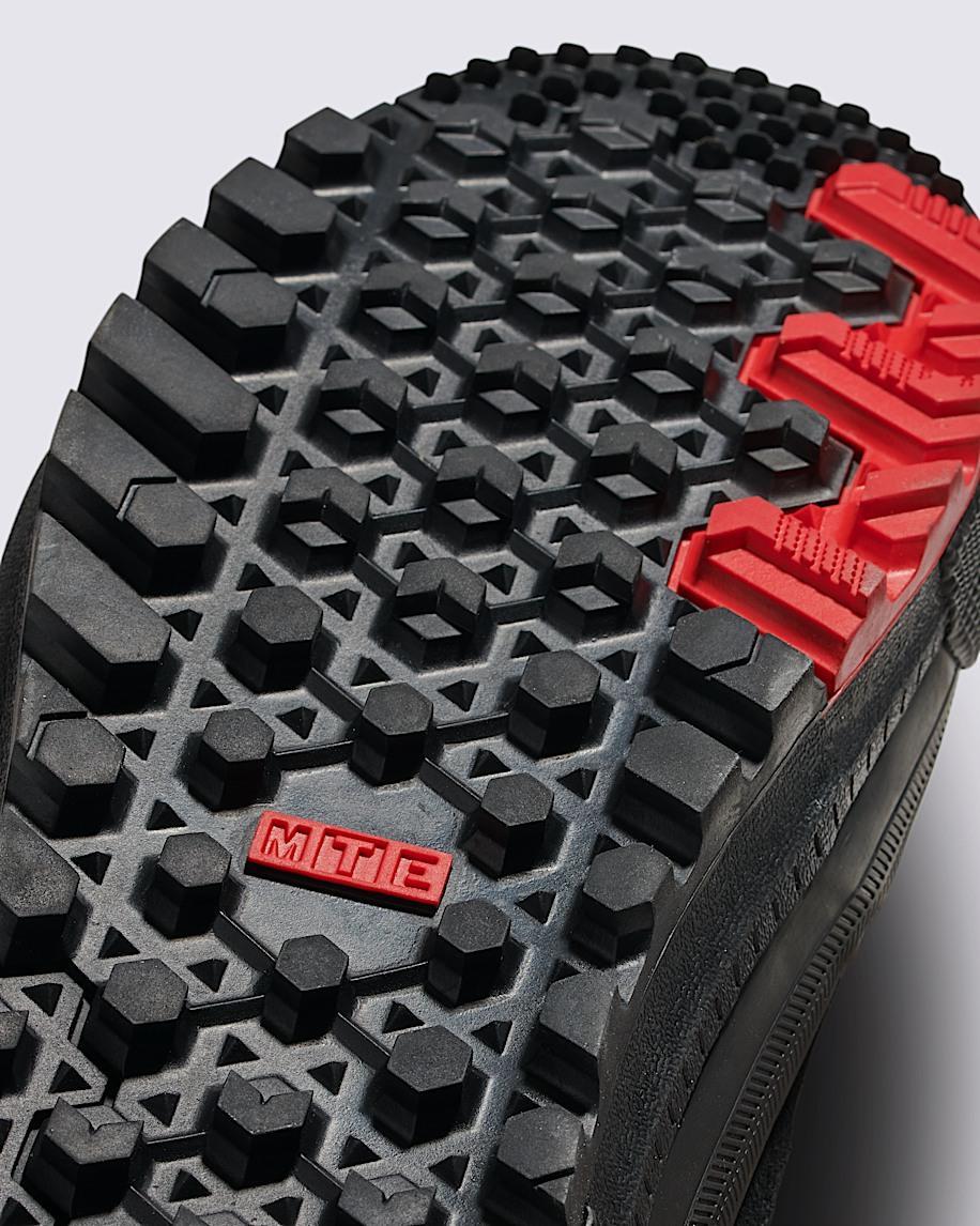 Half Cab GORE-TEX Insulated Shoe in Black| Vans US Product Image