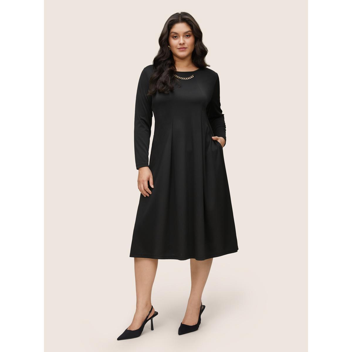 Plus Size Solid Metal Chain Detail Pocket Plicated Dress Black Women Office Plain Round Neck Long Sleeve Curvy Midi Dress BloomChic 30/6X Product Image
