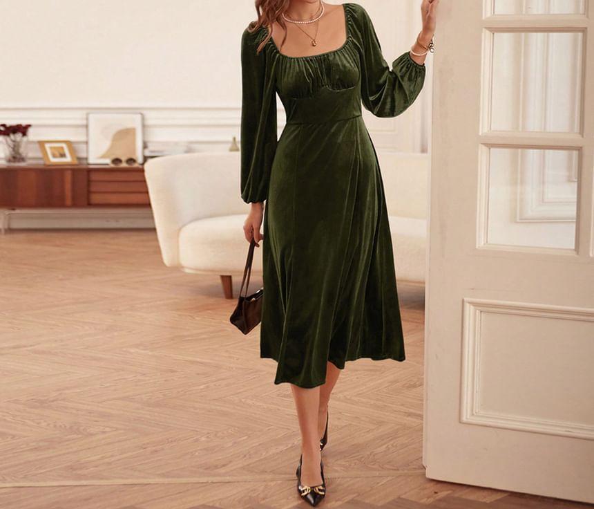 Long-Sleeve Square Neck Plain Ruched Velvet Midi A-Line Dress Product Image