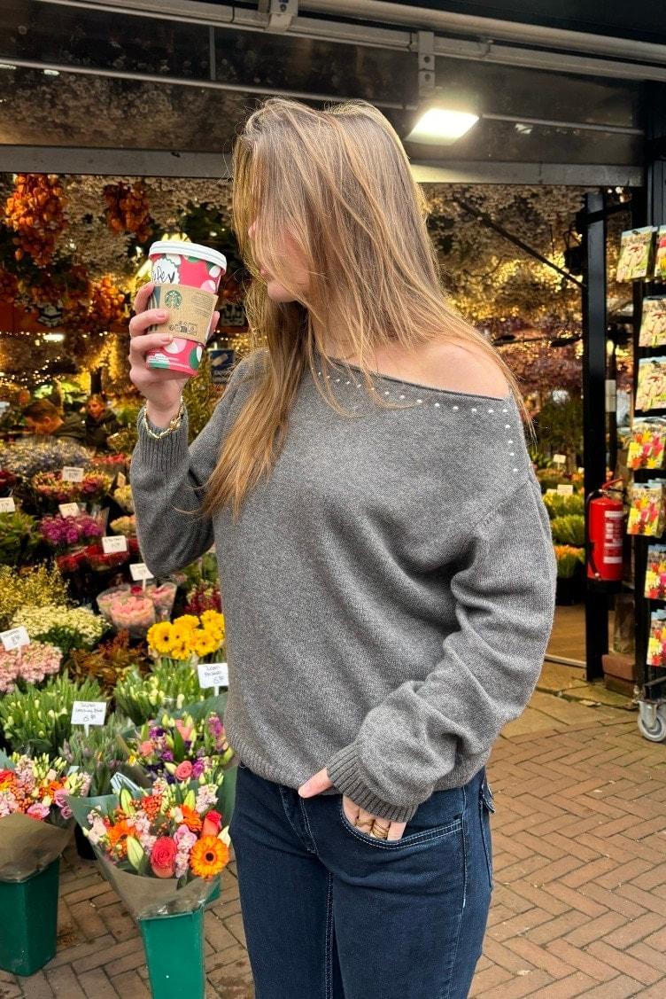 Studded sweater Product Image