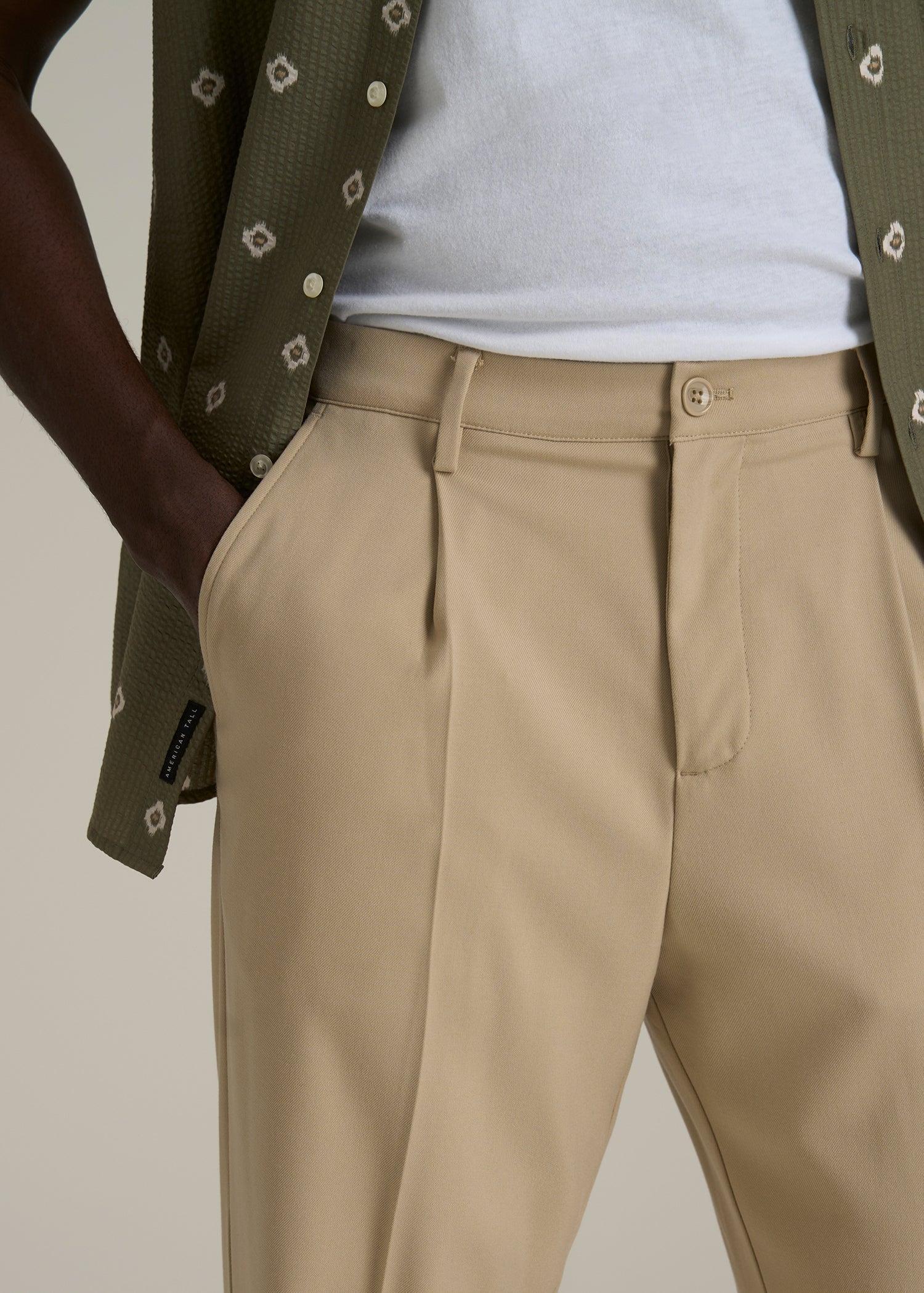 Tall Men's Relaxed Pleated Trouser in Light Khaki Product Image