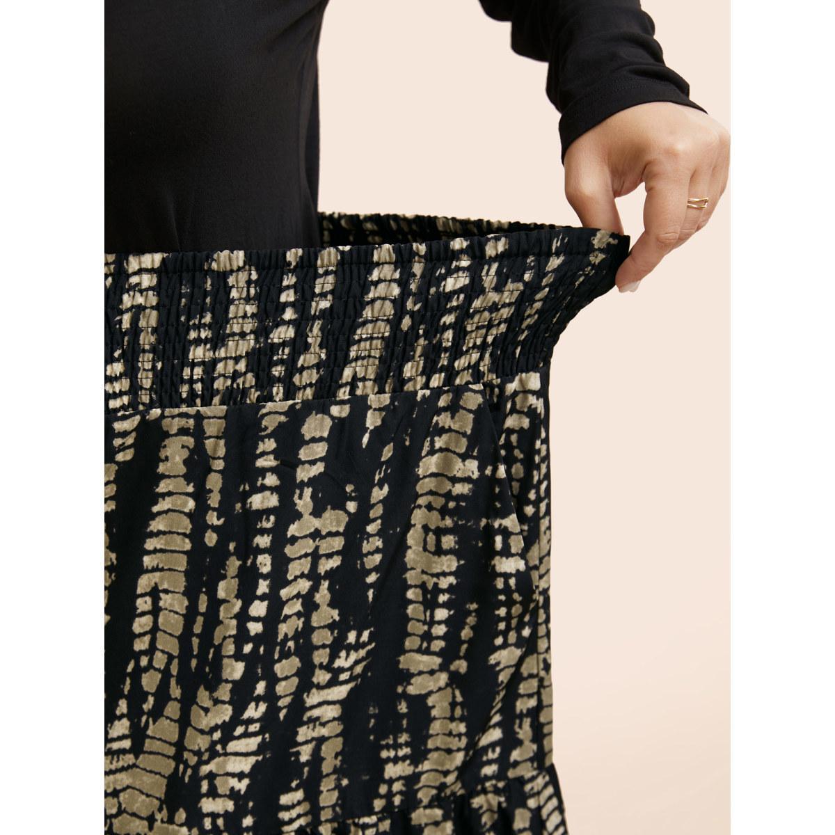 Plus Size Geometric Shirred Ruffle Layered Hem Skirt Women Black Casual Shirred No stretch Slanted pocket Everyday Skirts BloomChic 14-16/1X Product Image