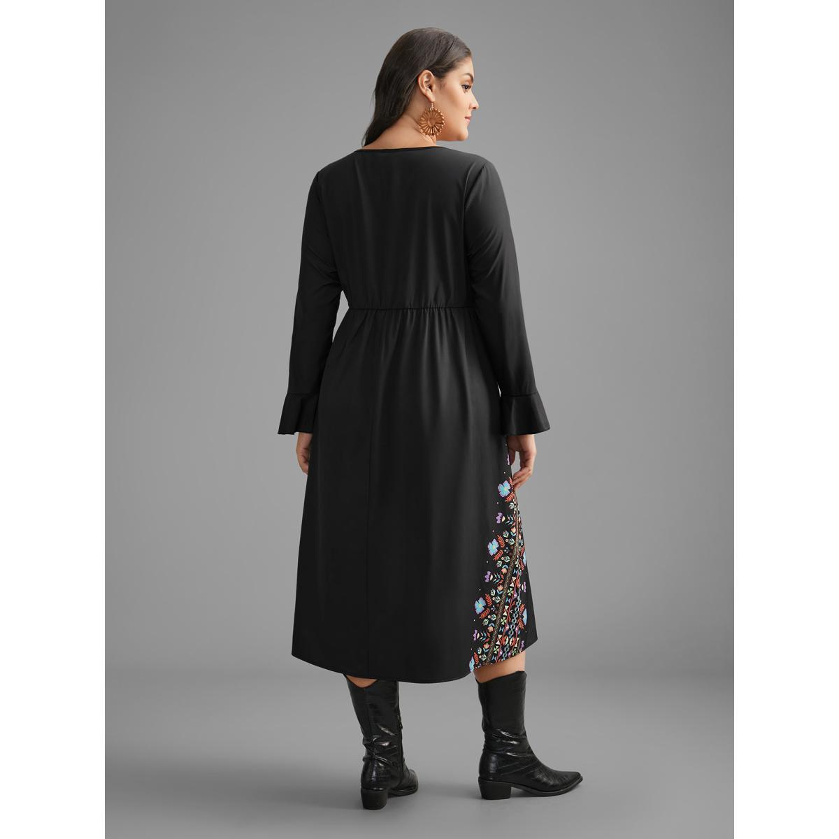 Plus Size Boho Print Ruffle Sleeve Midi Dress Black Women Resort Ruffles V-neck Long Sleeve Curvy BloomChic 26/4X Product Image