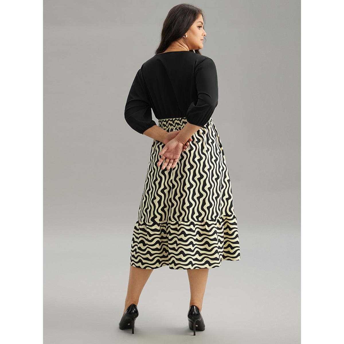 Plus Size Geometric Twill Patchwork Shirred Elastic Waist Dress Black Women Office Elastic cuffs V-neck Elbow-length sleeve Curvy Midi Dress BloomChic 26/4X Product Image