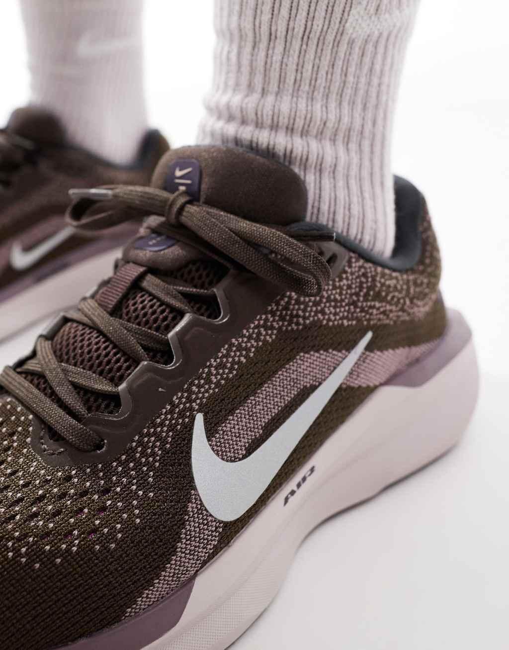 Nike Running Winflo 11 sneakers in brown and silver Product Image