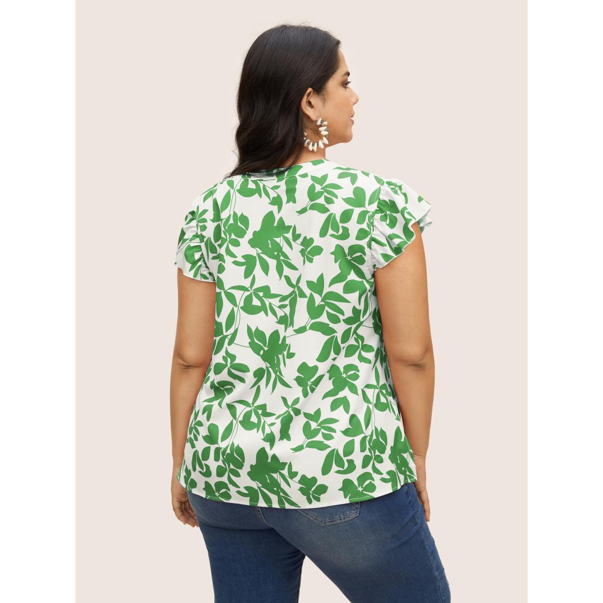 Plus Size Truegreen Silhouette Floral Print Notched Collar Pleated Blouse Women Resort Cap Sleeve Notched collar Vacation Blouses BloomChic 26/4X Product Image