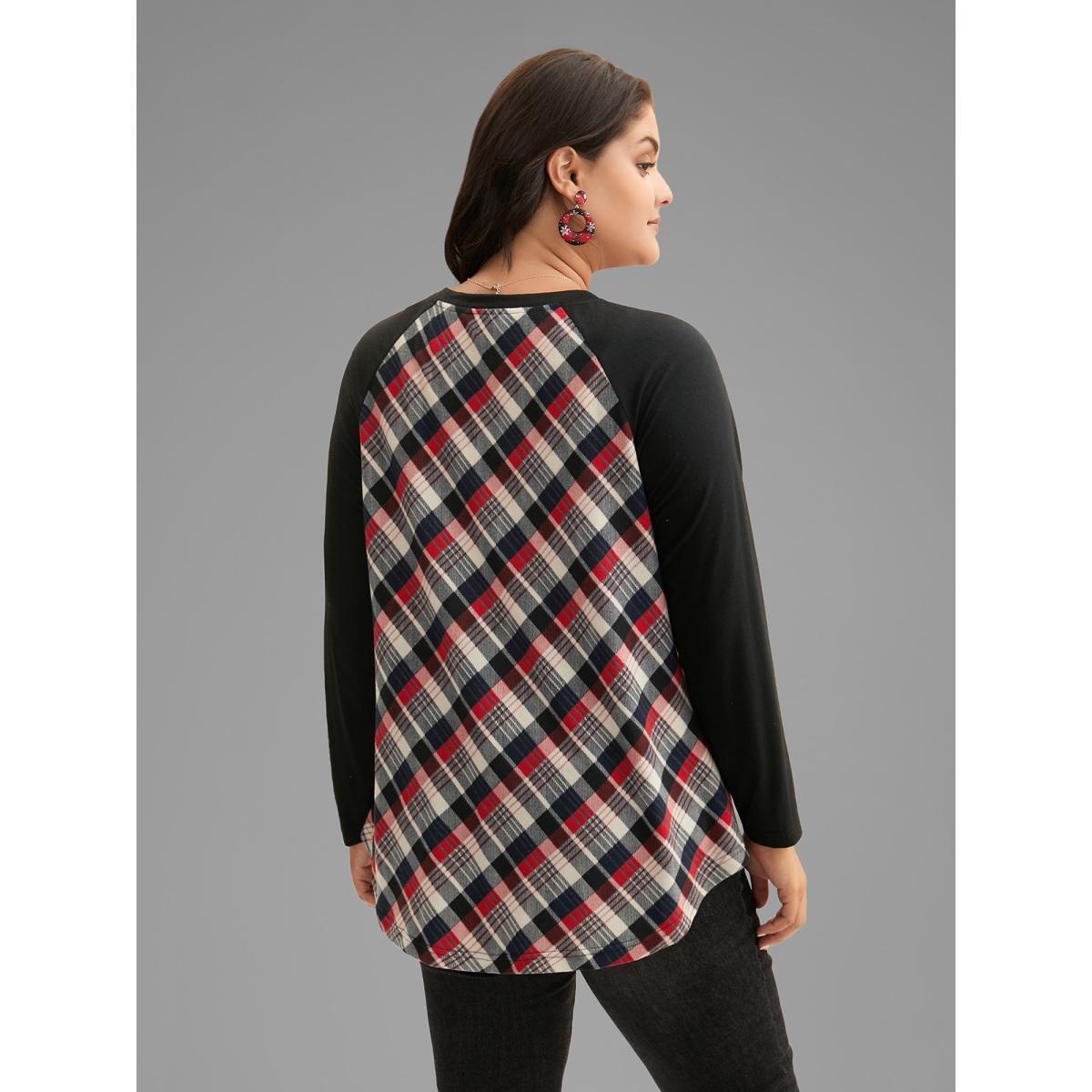 Plus Size Color-block Design Patch Pocket Tee Black Women Casual Contrast Round Neck Everyday T-shirts BloomChic 10/M Product Image