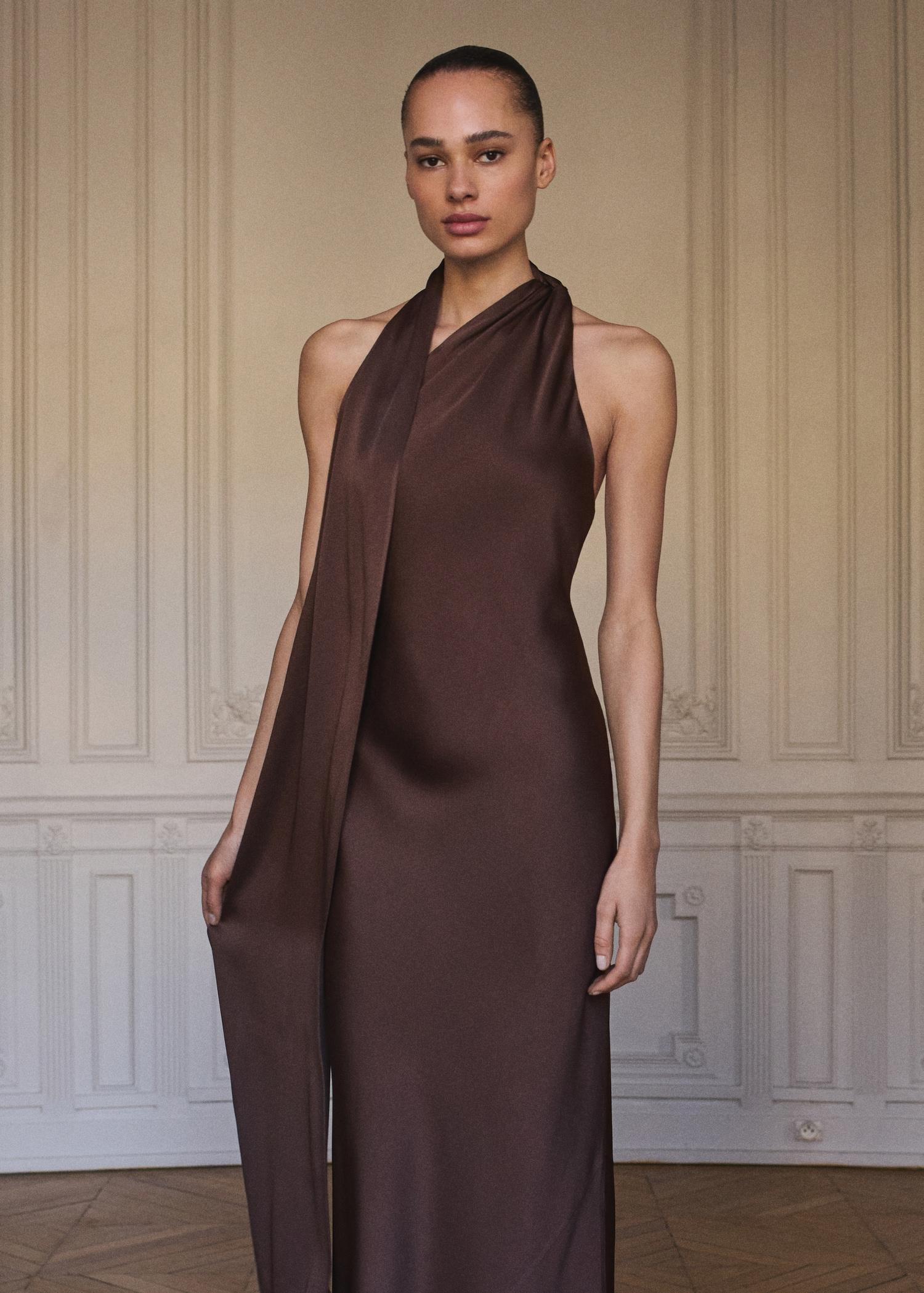 Asymmetrical bow-neck dress - Women | MANGO USA Product Image
