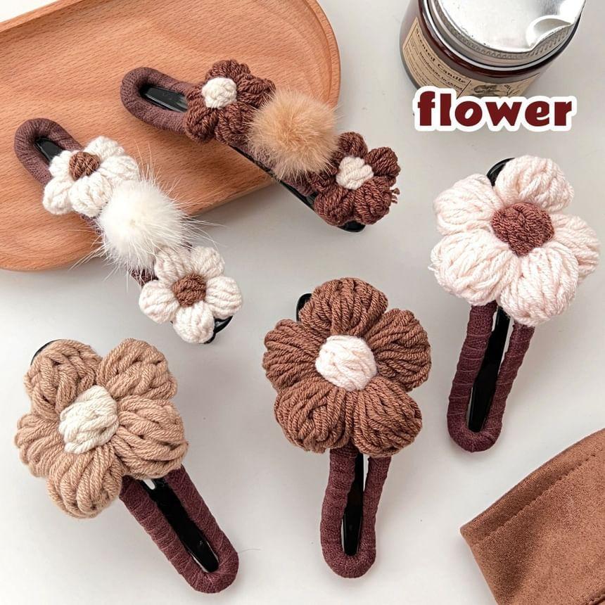 Knit Flower Hair Clip Product Image