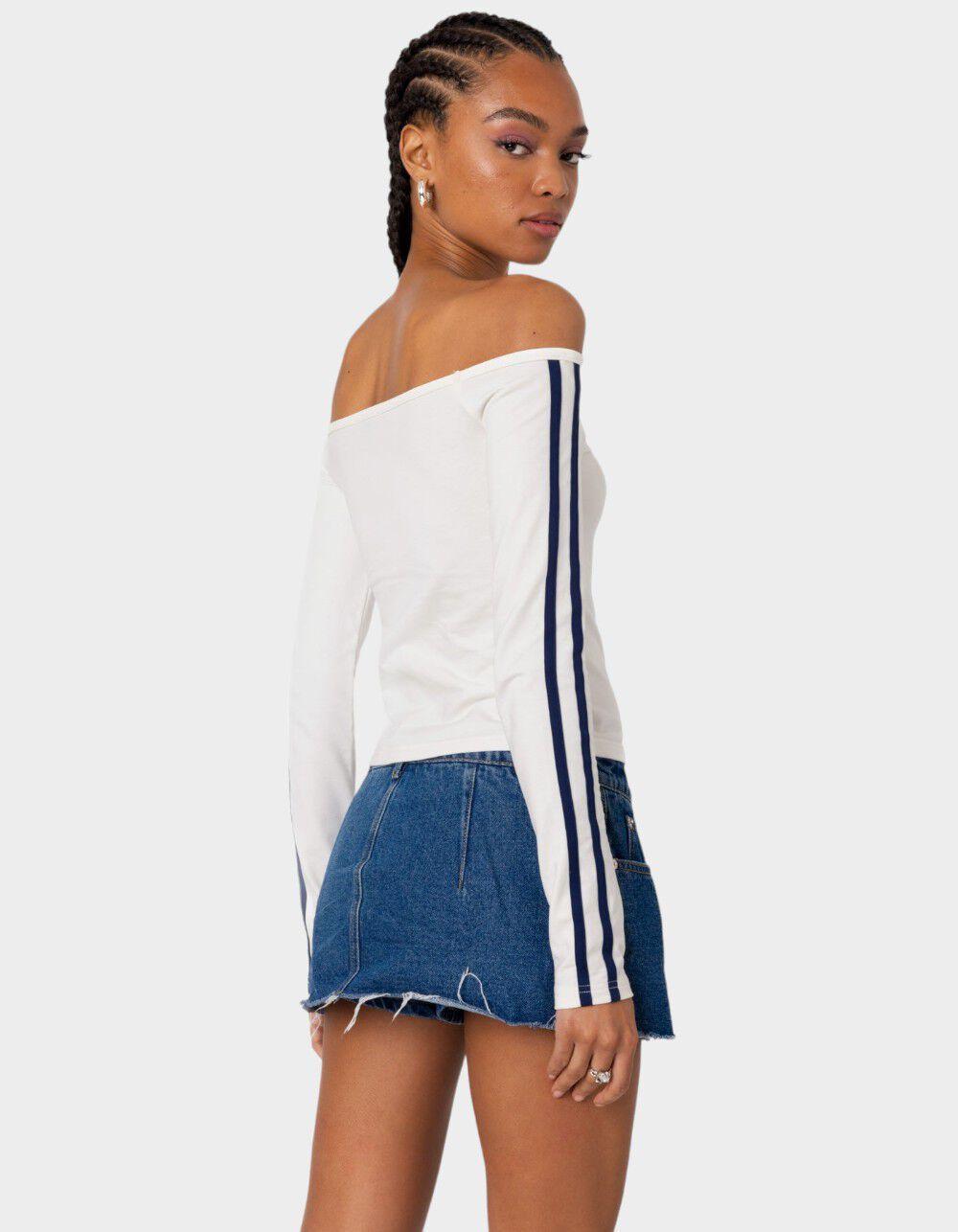 EDIKTED 90's Off Shoulder Long Sleeve Tee Product Image