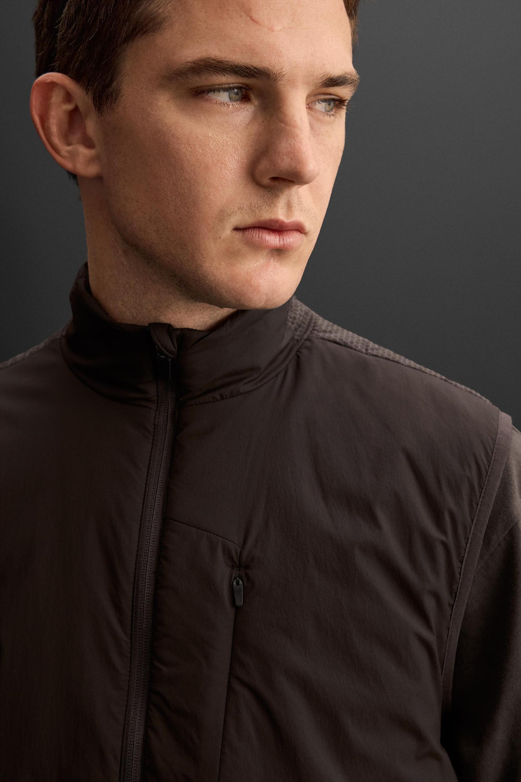 LIGHTWEIGHT TECHNICAL VEST Product Image