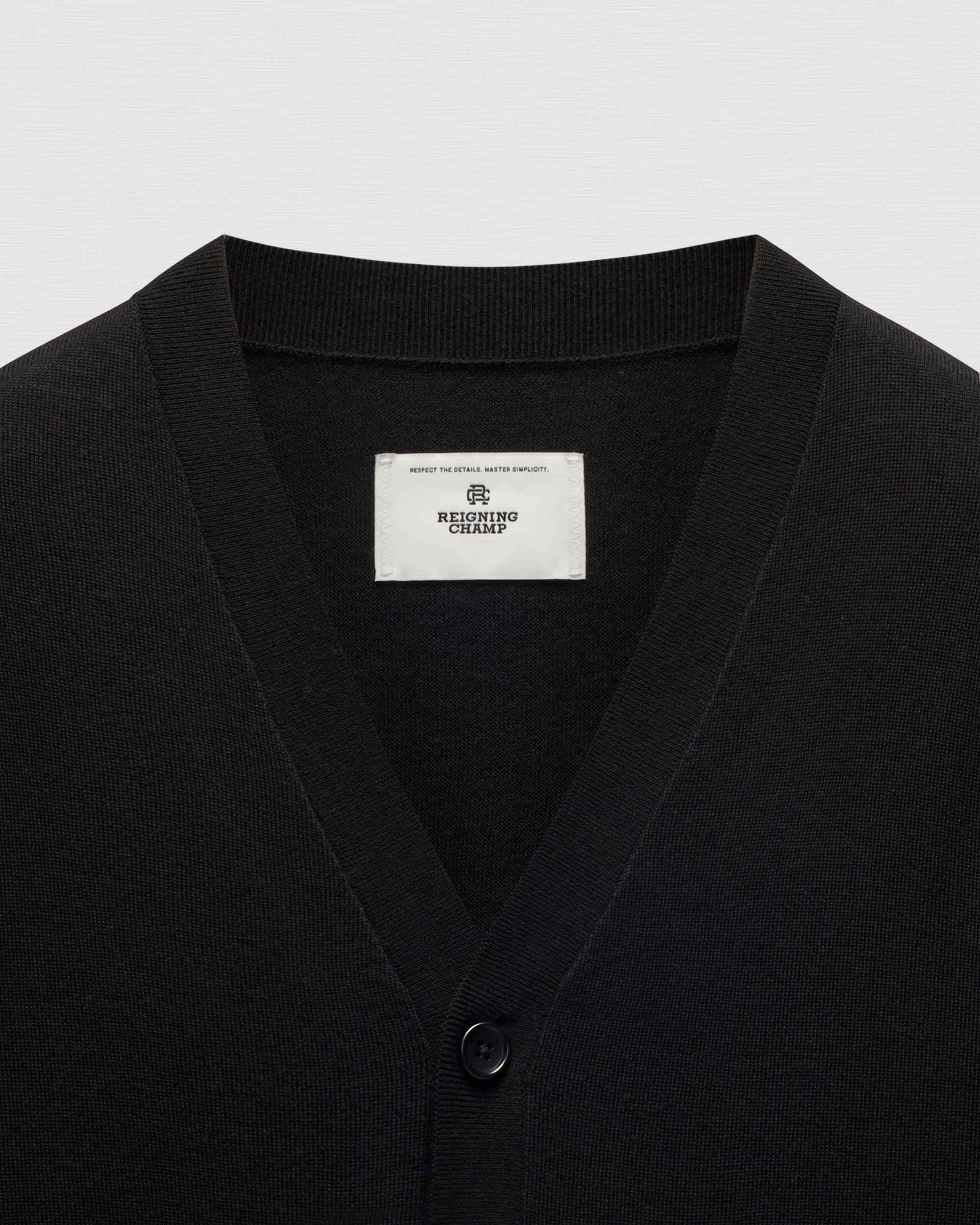 Lightweight Merino Harry Cardigan Male Product Image