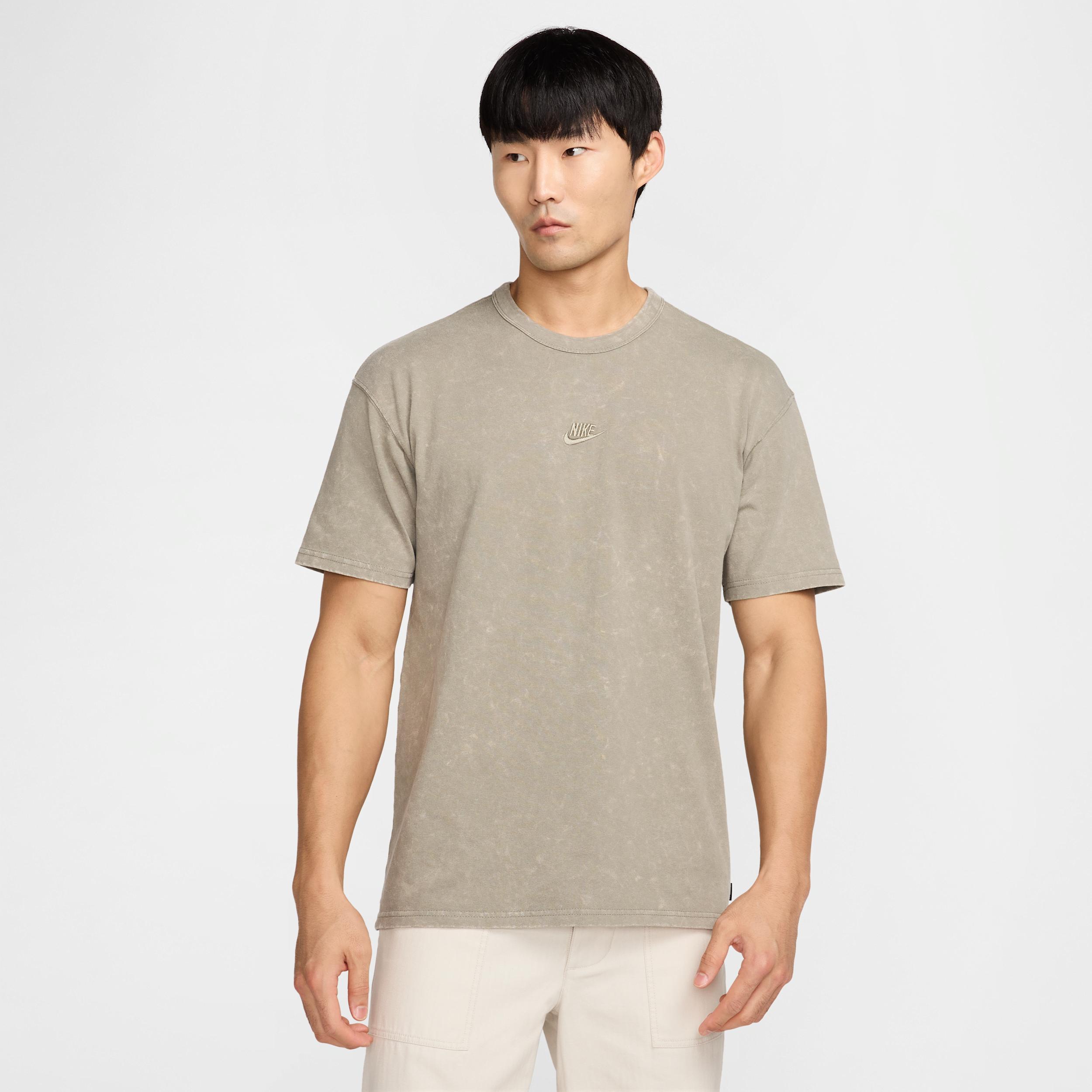 Nike Sportswear Premium Essentials Men's Max90 T-Shirt Product Image
