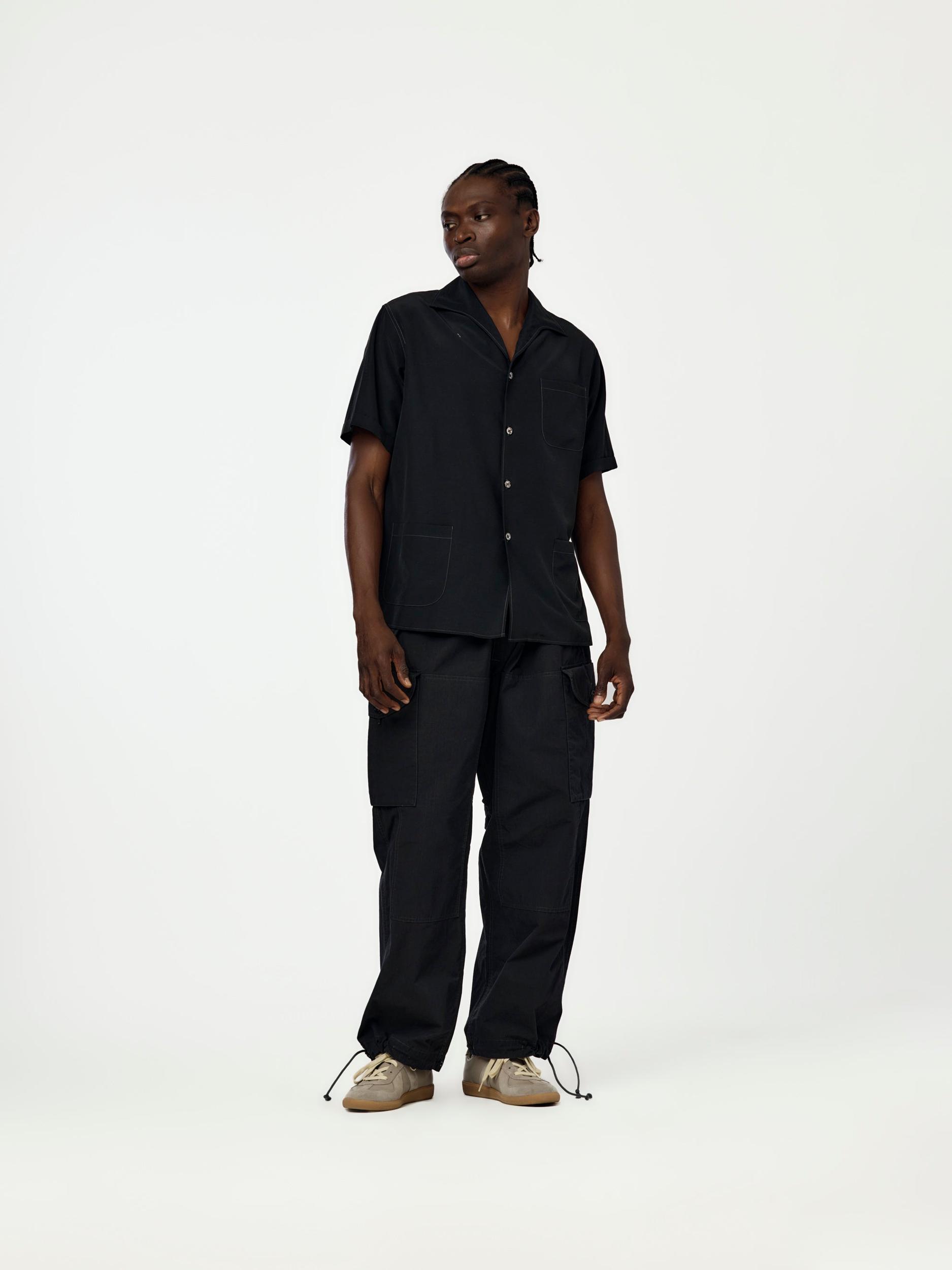 Short-Sleeved Shirt (Black) Product Image