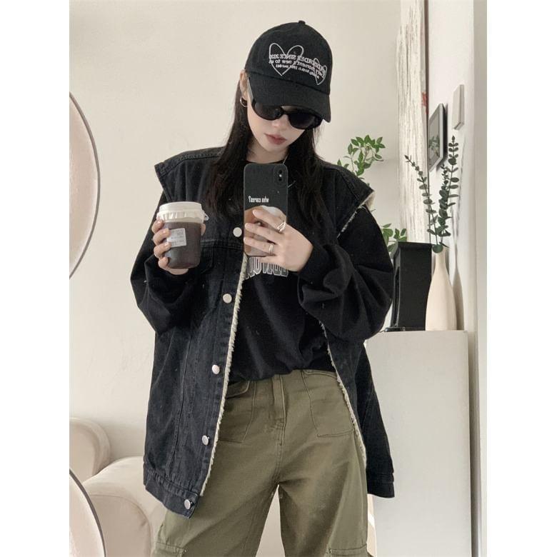 Crew Neck Fleece-Lined Button-Up Vest Product Image