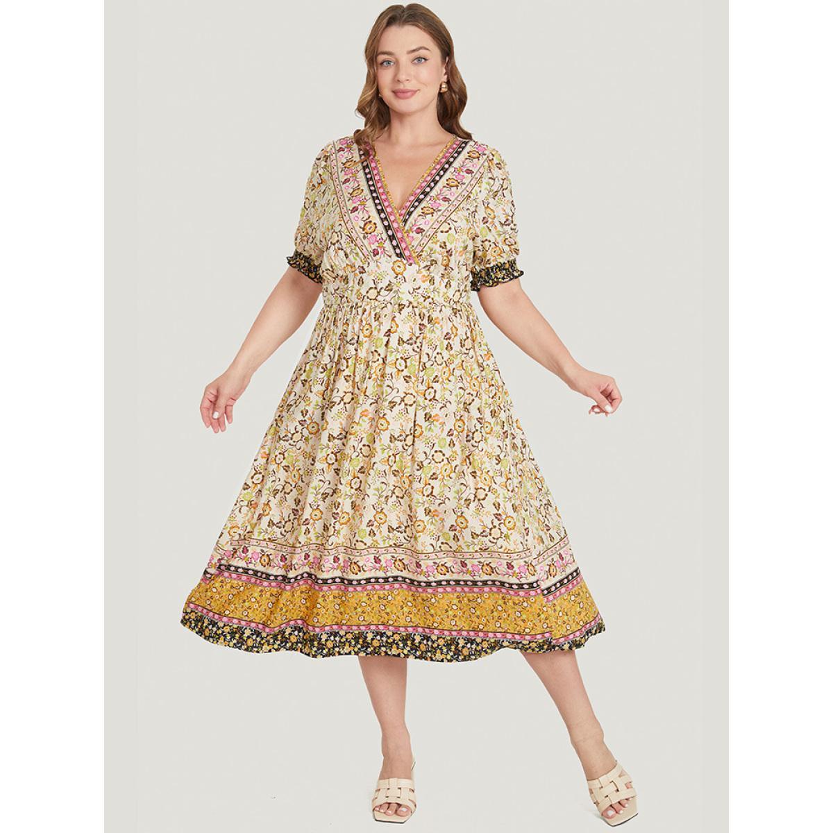 Plus Size Bandana Print Surplice Neck Pocket Shirred Puff Sleeve Dress Orange Women Vacation Overlap Collar Short sleeve Curvy Midi Dress BloomChic 30/6X Product Image
