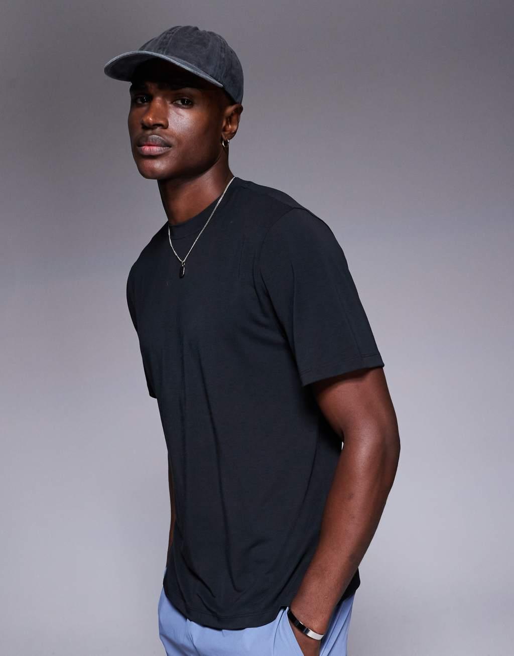 4505 quick dry performance jersey back graphic oversized running T-shirt in black Product Image