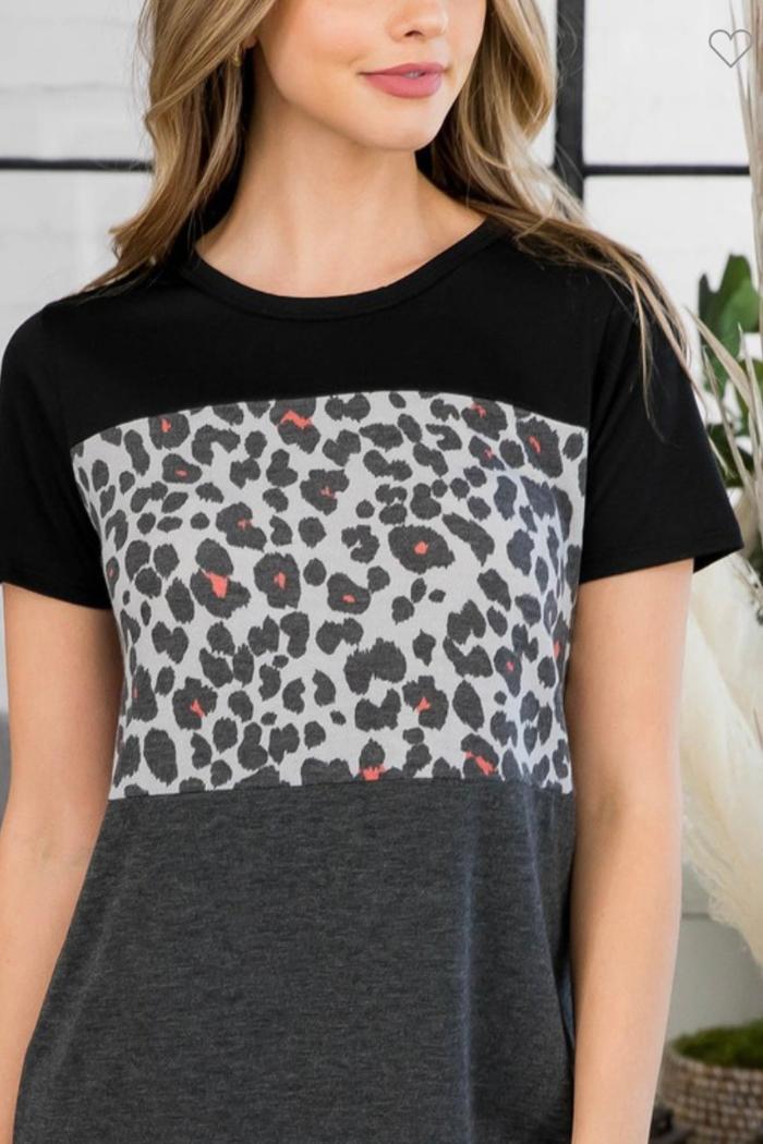 Leopard stripe short sleeved Product Image