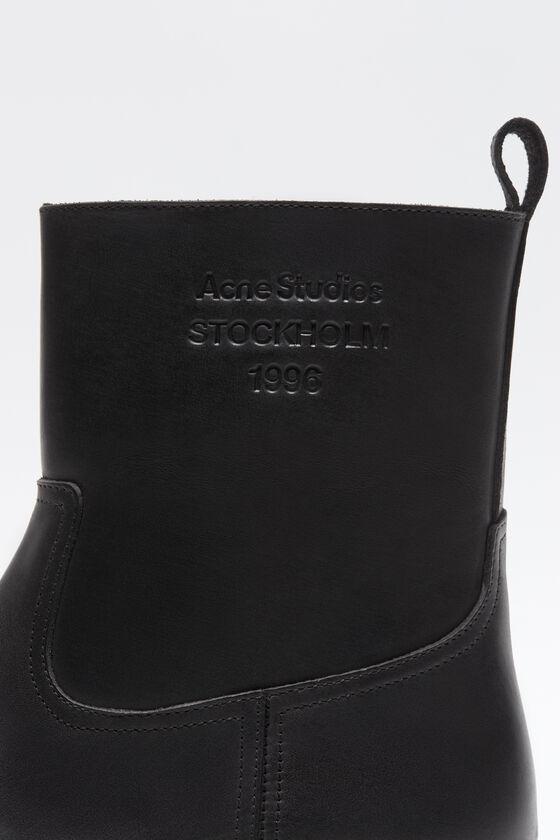 Leather waxed boots Product Image