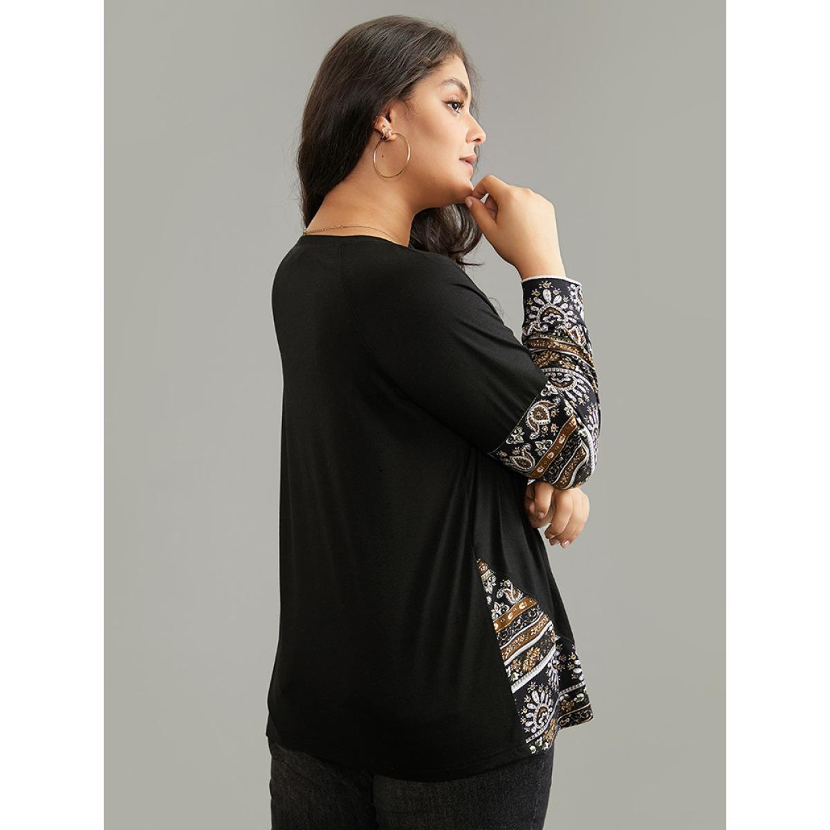Plus Size Bandana Print Patchwork Raglan Sleeve T-shirt Black Women Casual Contrast Bohemian Print Round Neck Dailywear T-shirts BloomChic 30/6X Product Image