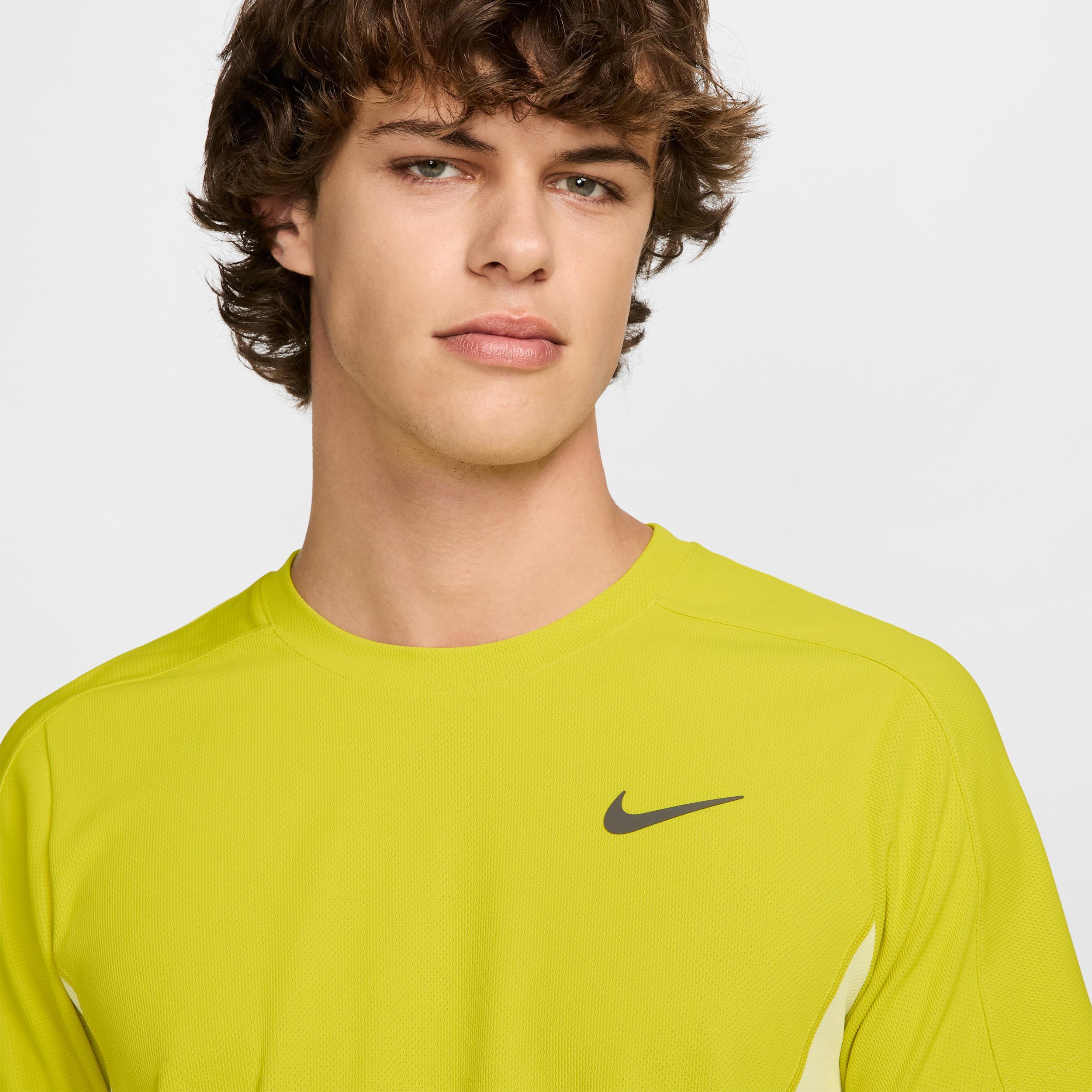 NikeCourt Slam Men's Dri-FIT Tennis Top Product Image