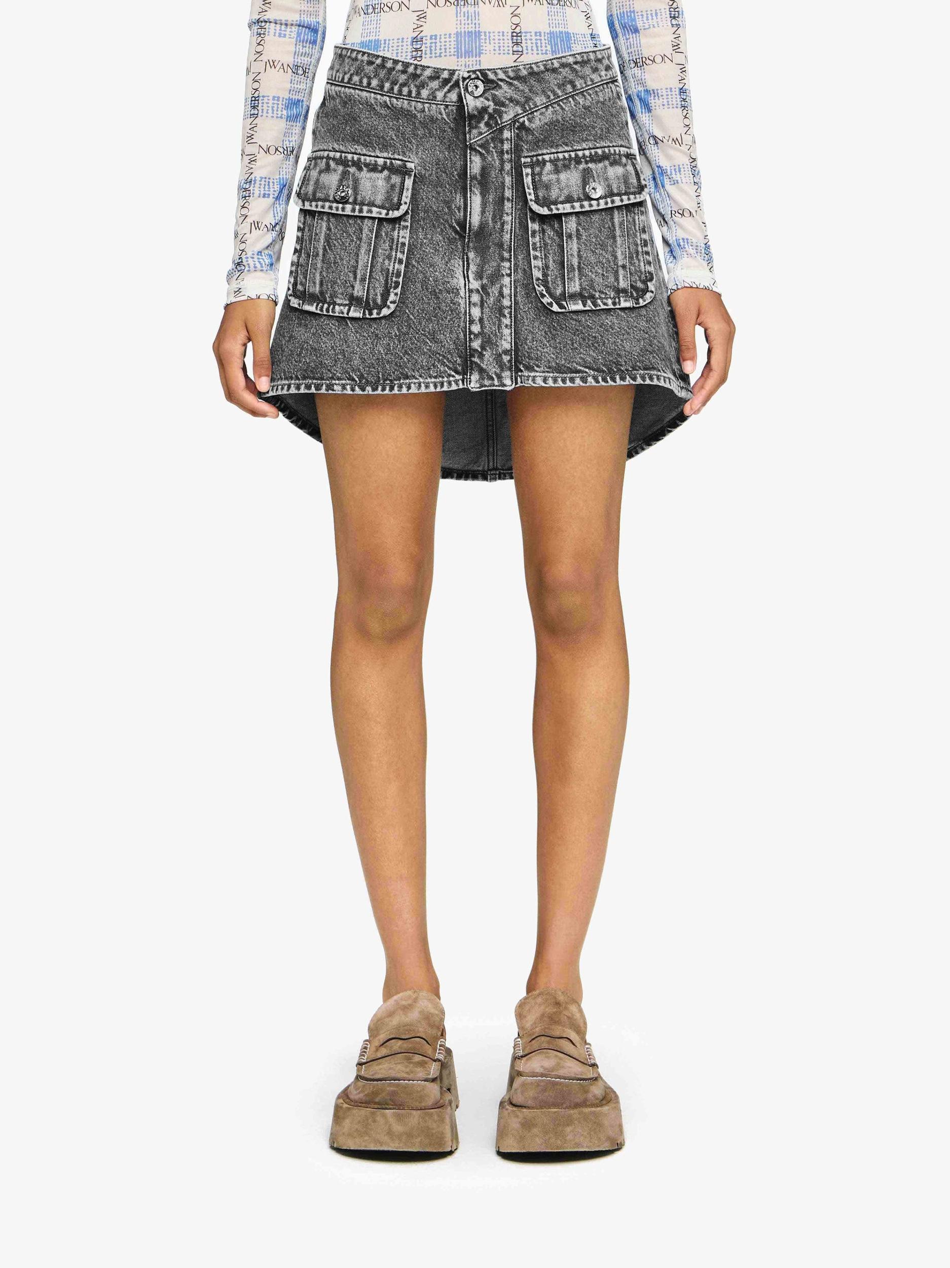 CURVED PATCH POCKET MINI SKIRT Product Image