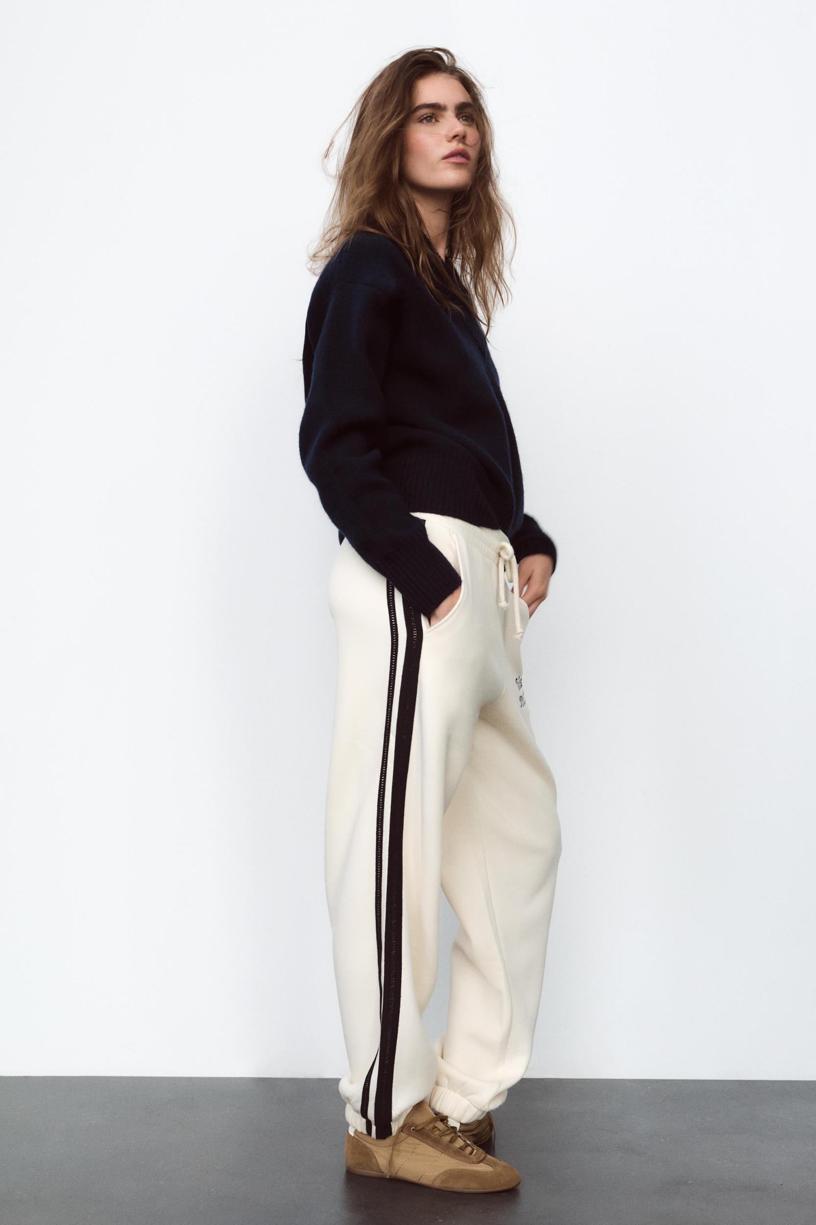 TEXT PRINT SWEATPANTS Product Image