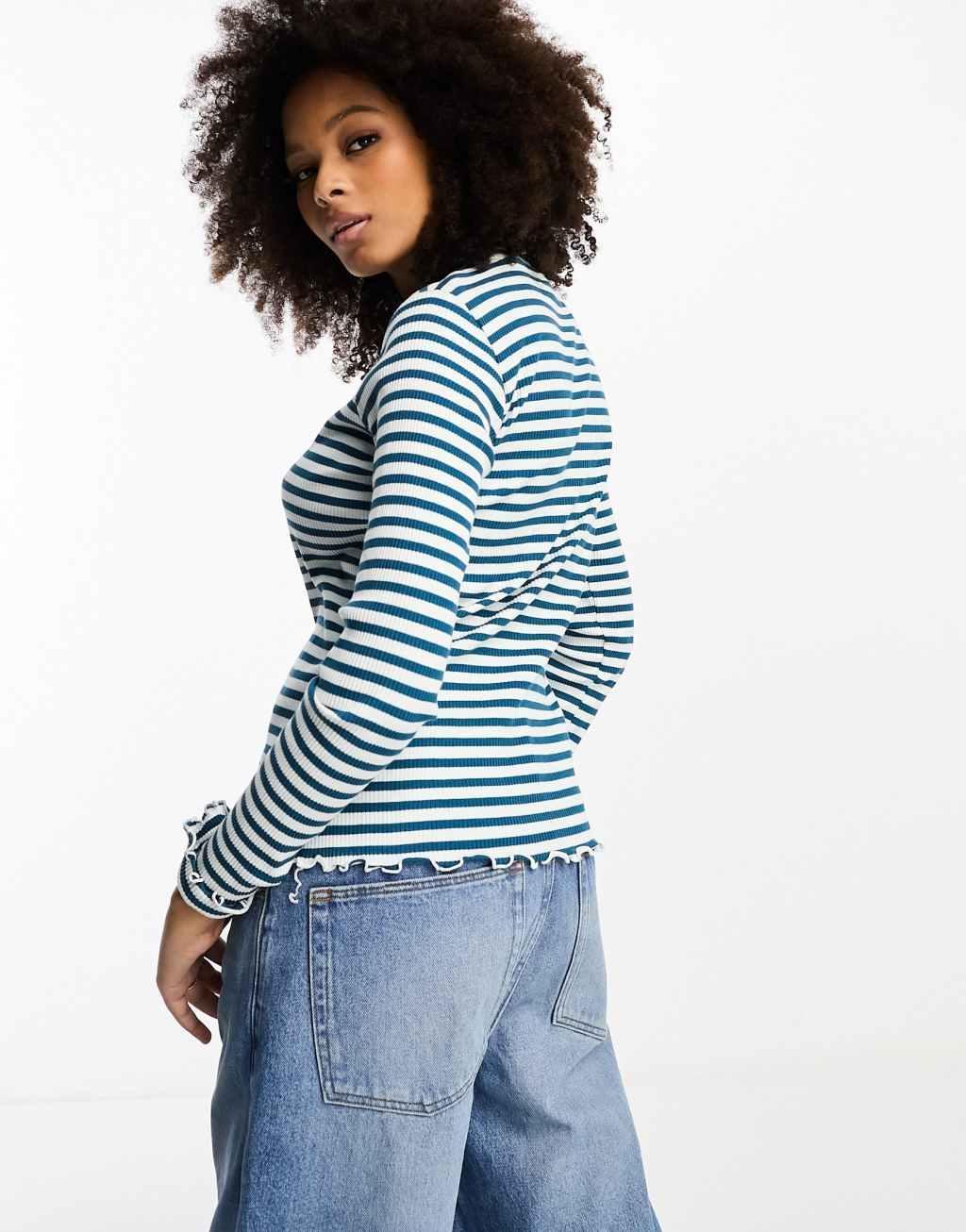 Vila lettuce edge long sleeved ribbed top Product Image