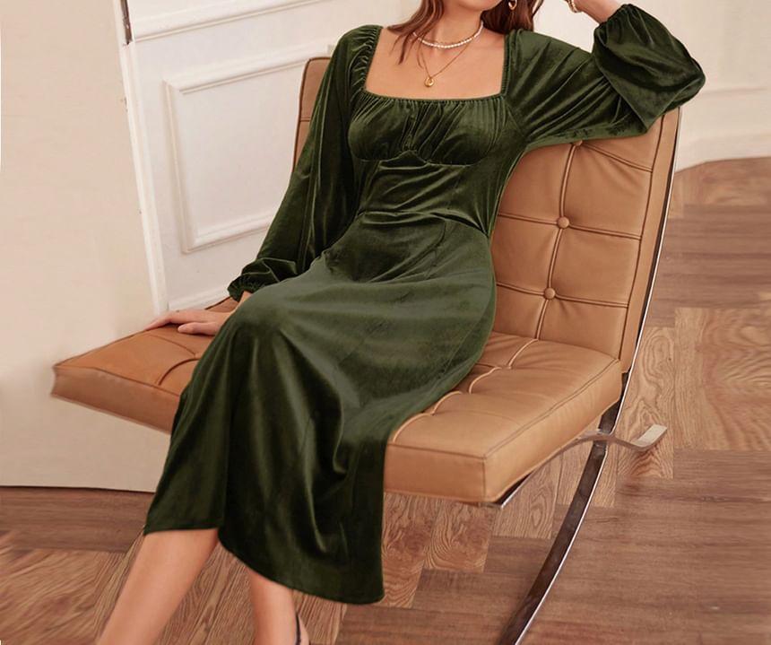 Long-Sleeve Square Neck Plain Ruched Velvet Midi A-Line Dress Product Image