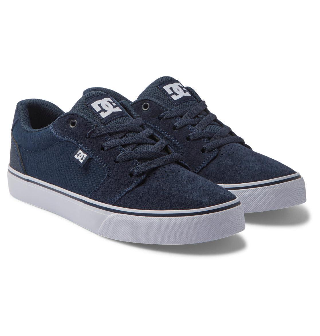 Men's Crisis 2 Shoes Male Product Image