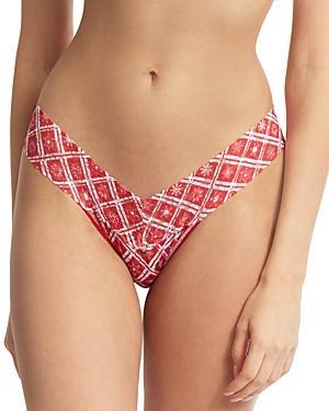 Printed Low-Rise Signature Lace Thong Product Image
