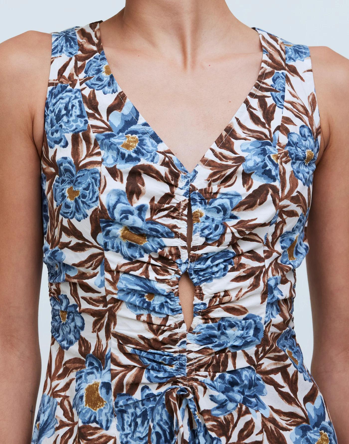 Sleeveless V-Neck Midi Dress in Floral Product Image