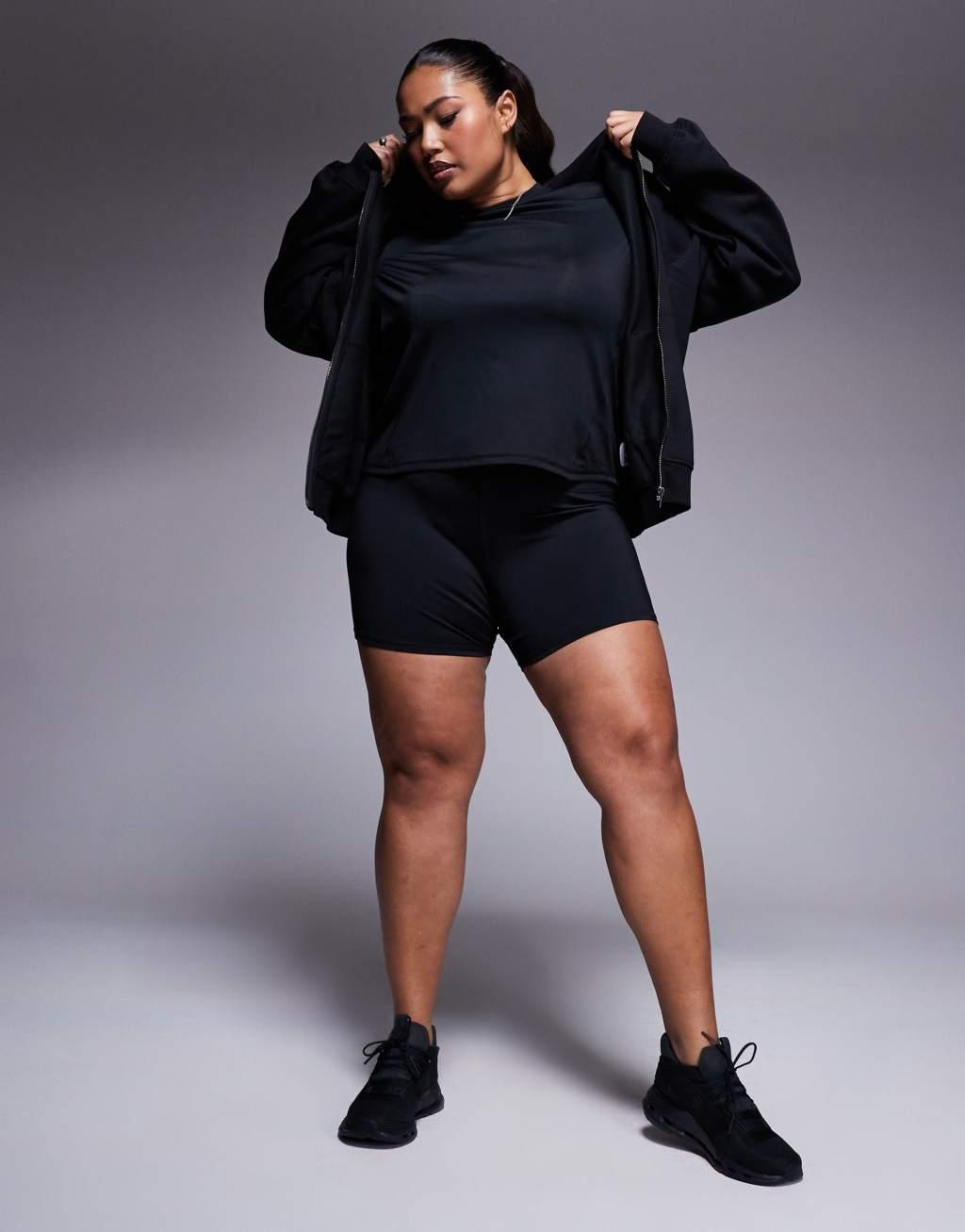 4505 Curve Icon performance t-shirt with quick dry in black  Product Image